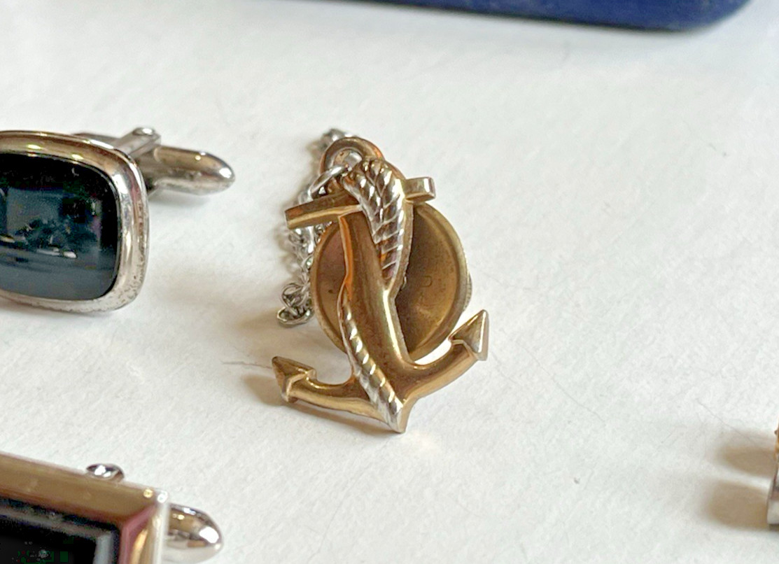 Vintage Lot Men’s Jewelry Cuff Links Tie Tacks Clips Ring Jade Tiger Eye Pistols