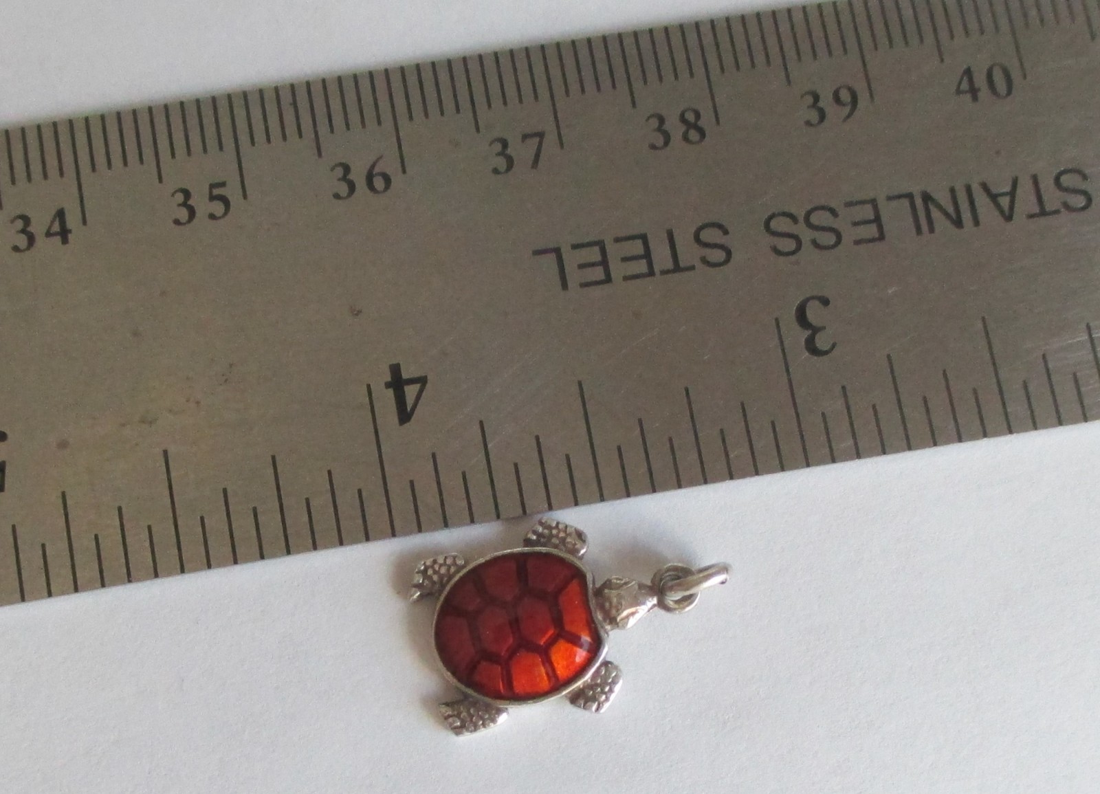 11/16in VINTAGE STERLING SILVER RED ENAMEL SEA TURTLE ANIMAL CHARM