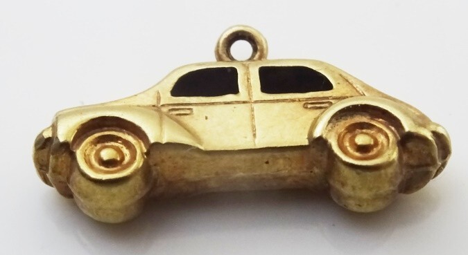 Vintage 9 karat Gold Car Charm
