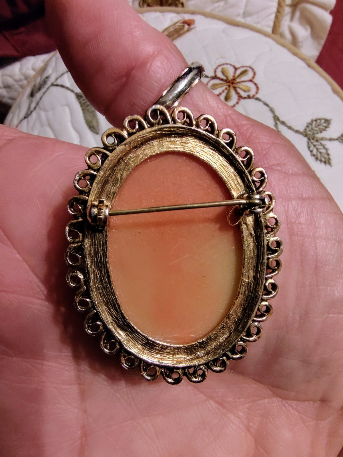 Antique Vintage Cameo Brooch Pin unmarked looks like goldfilled