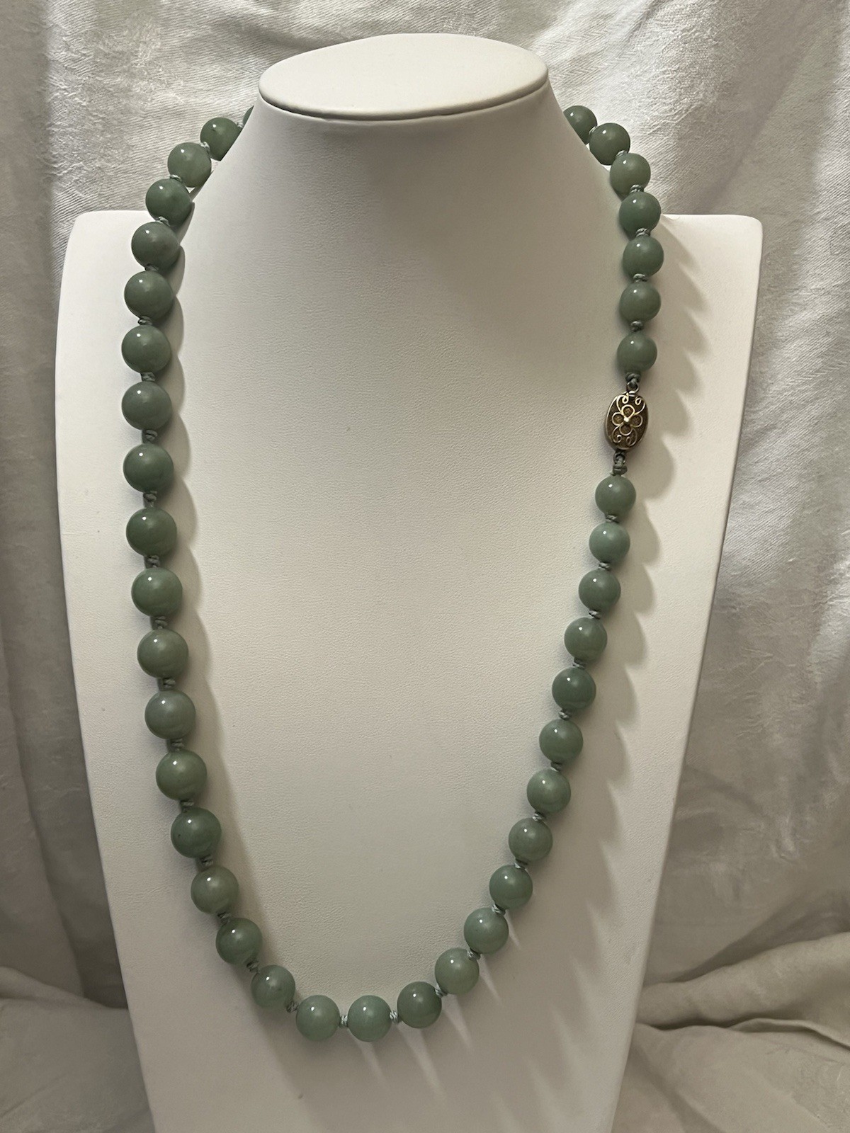 Vintage Chinese Export Jade Apple Green Knotted Bead Necklace 109.4g 26-1/2”