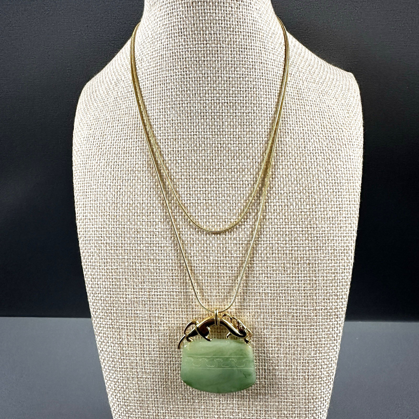 Vintage Necklace Pendant Green Acrylic Gold Tone Panther Cat 30″ Purse
