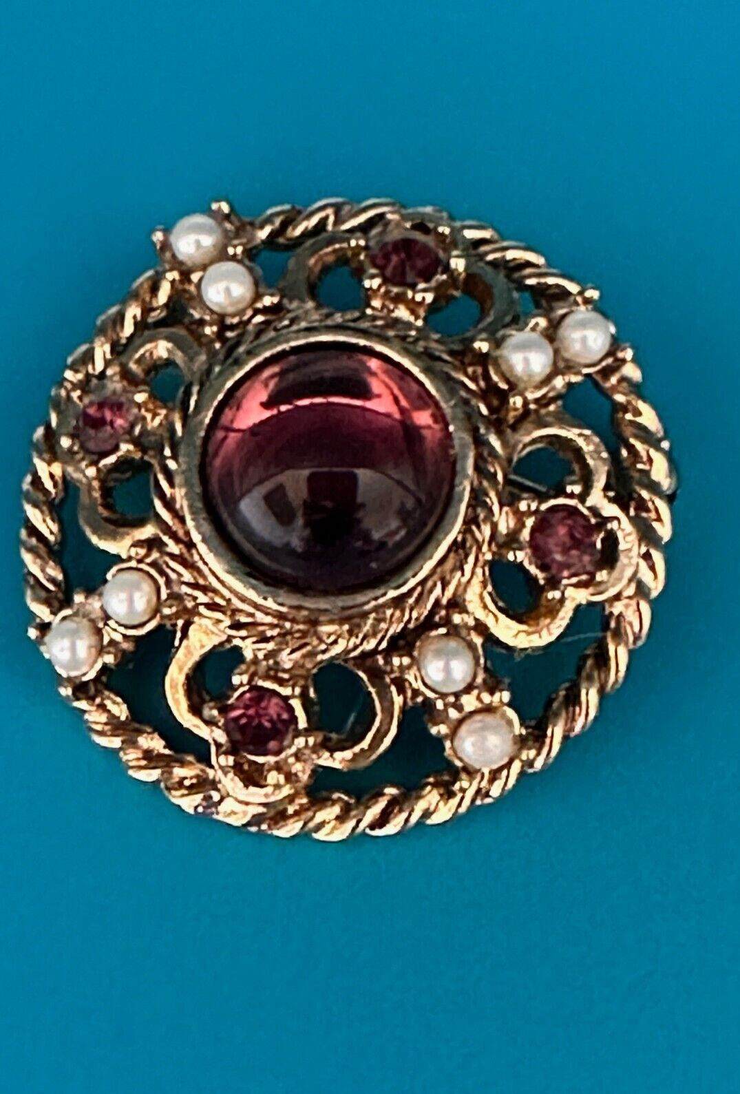 Estate Brooch Vtg Moon Glow Cabochon Gripoix Glass Rhinestone/Pearls Gold Tone