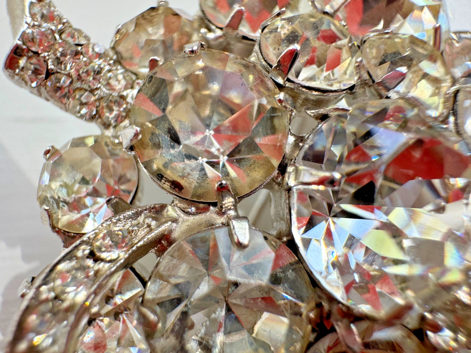 VTG Weiss Brooch Rhinestone Grapes Cluster Pin Silver Tone MCM 1950s 60s Costume