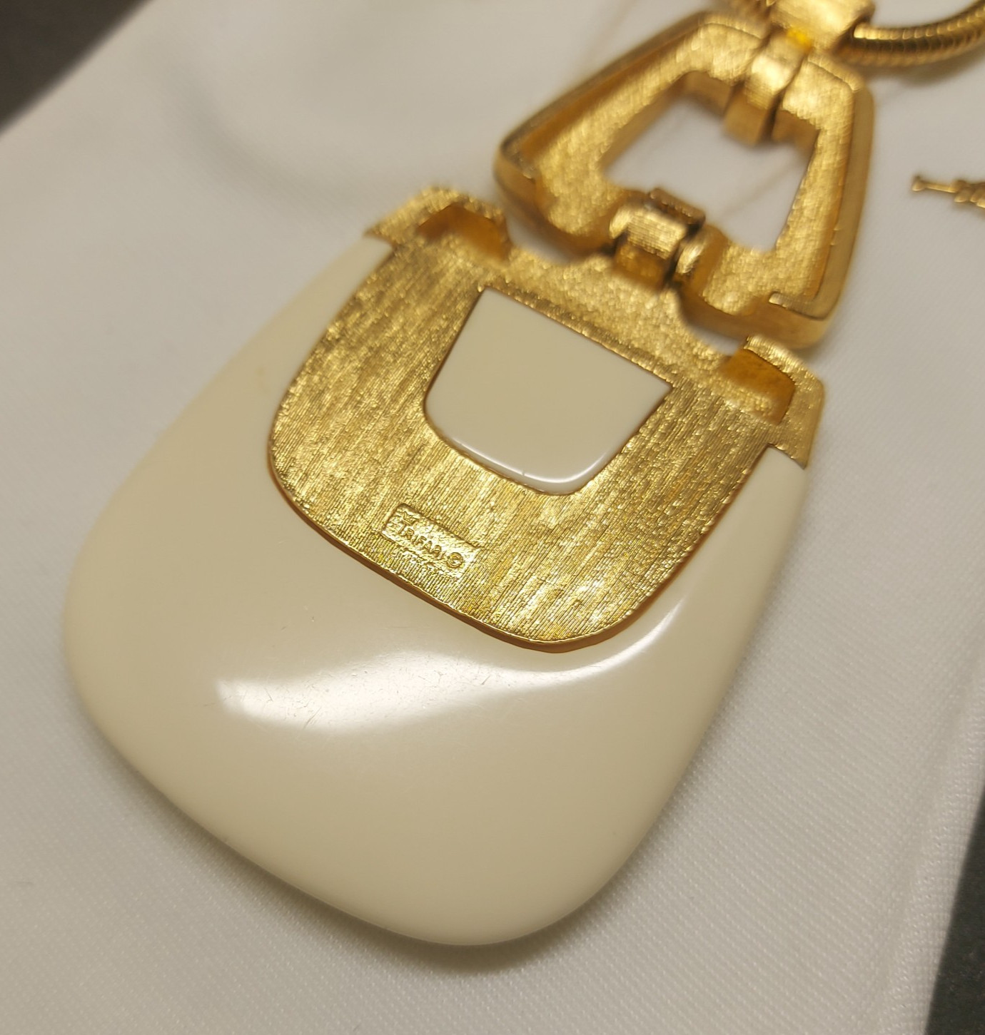 Crown Trifari Ivory Cream Lucite Gold Tone Pendant Necklace Vintage Signed