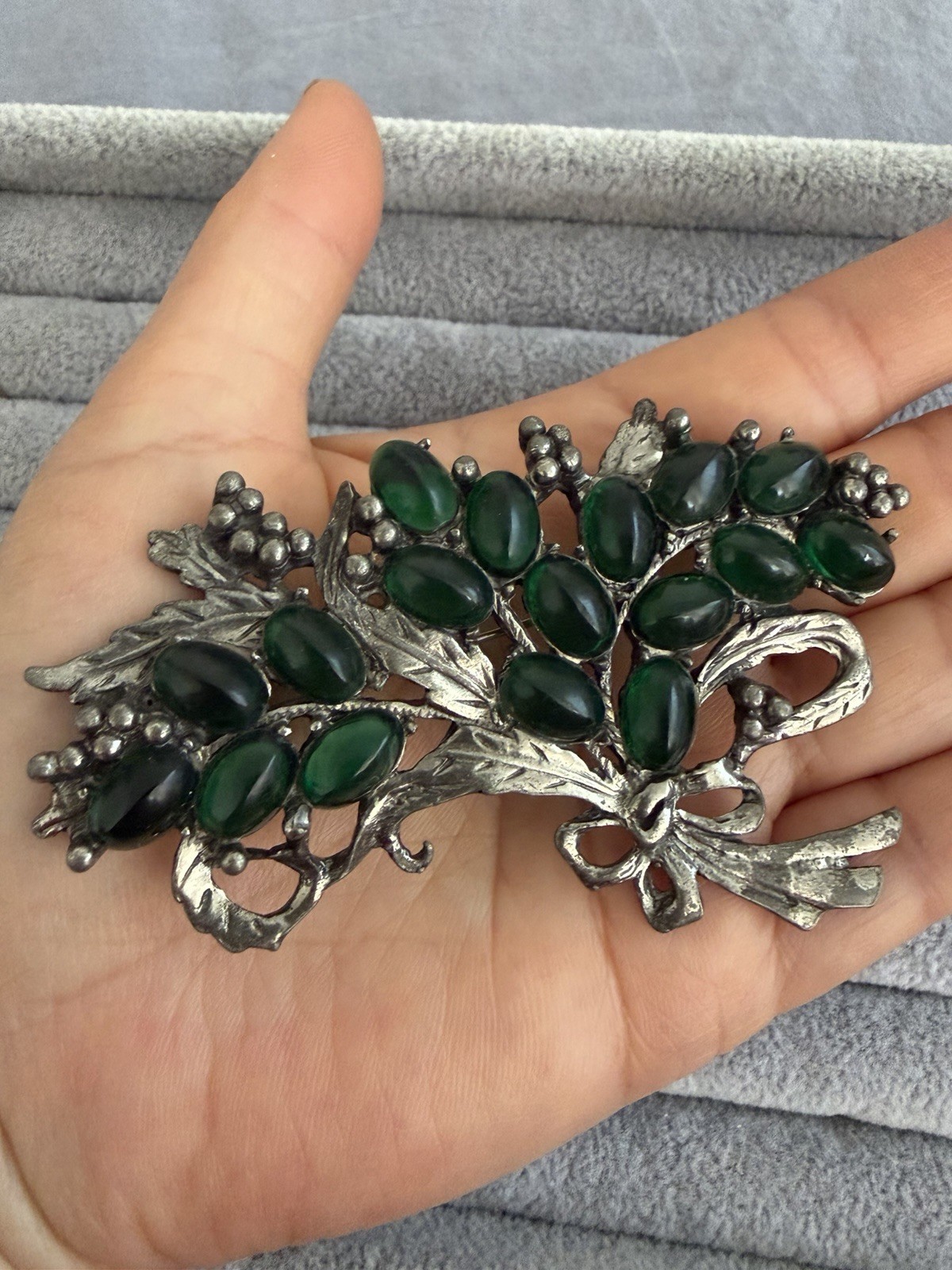 Vintage Green Glass Cabochon Grapes Bouquet Brooch Silver Tone Pin