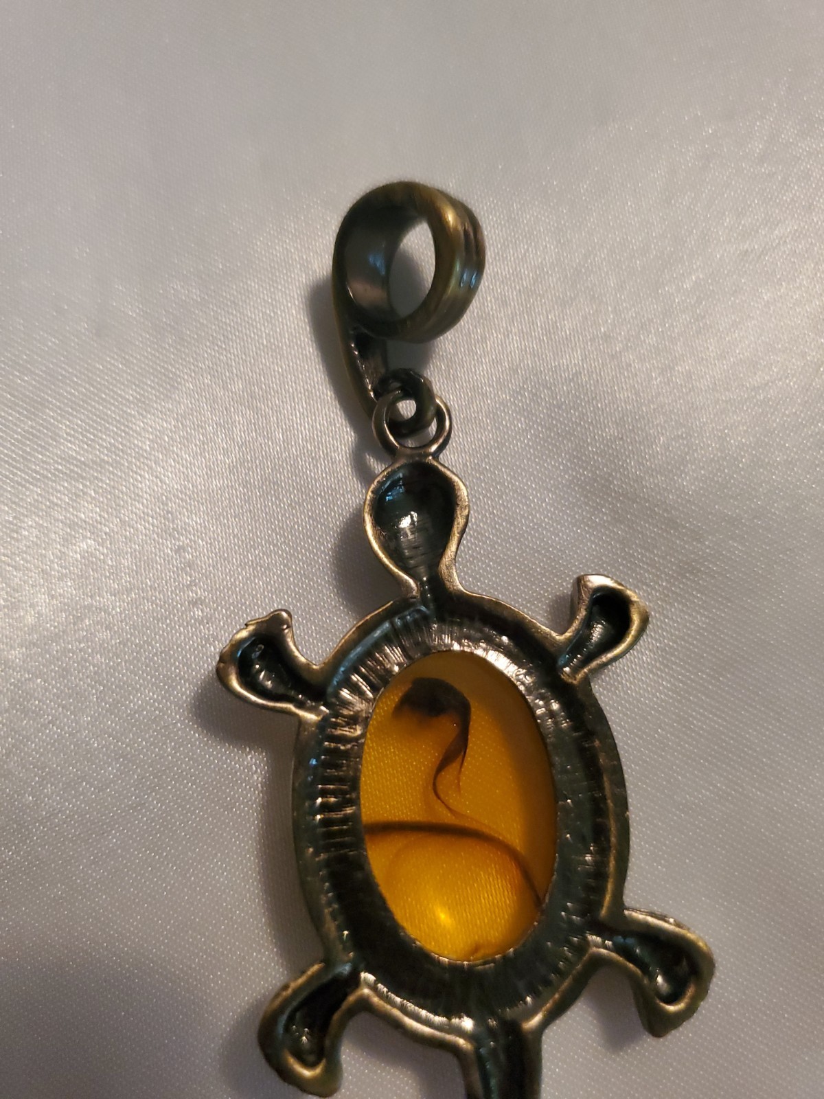 Vintage brass tone amber turtle pendant 3″ with hasp