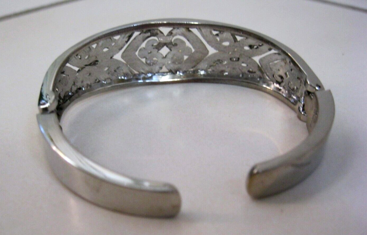 CATO Filigree Hearts Silver & Gold Tone Cuff Open Bracelet Spring Hinge Ends