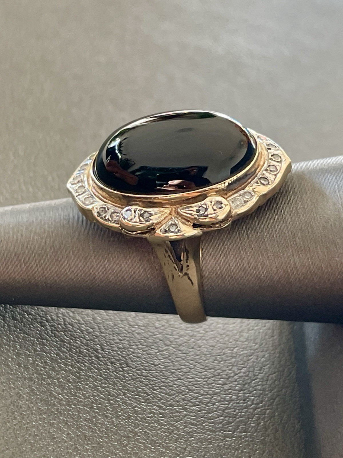 14KT Yellow/White Gold Black Onyx And Diamond Ring. Size 7.5 (Q292)