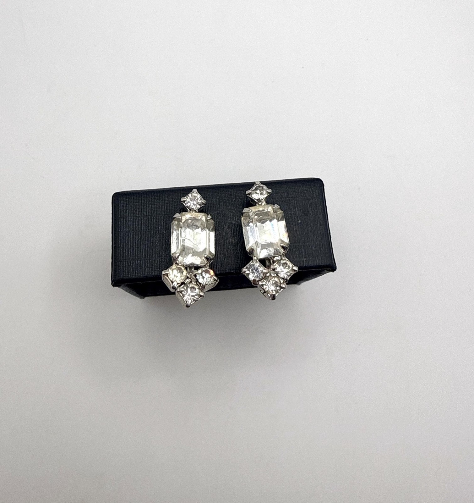 Vintage screw back emerald cut and round clear rhinestone stud earrings