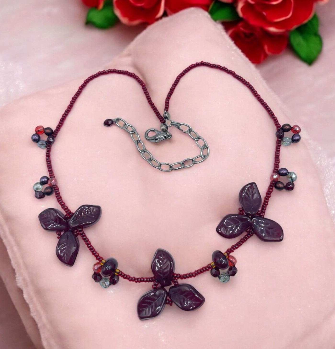 VTG Statement Boho Czech Burgandy Red molded leaves Art Glass necklace 19″