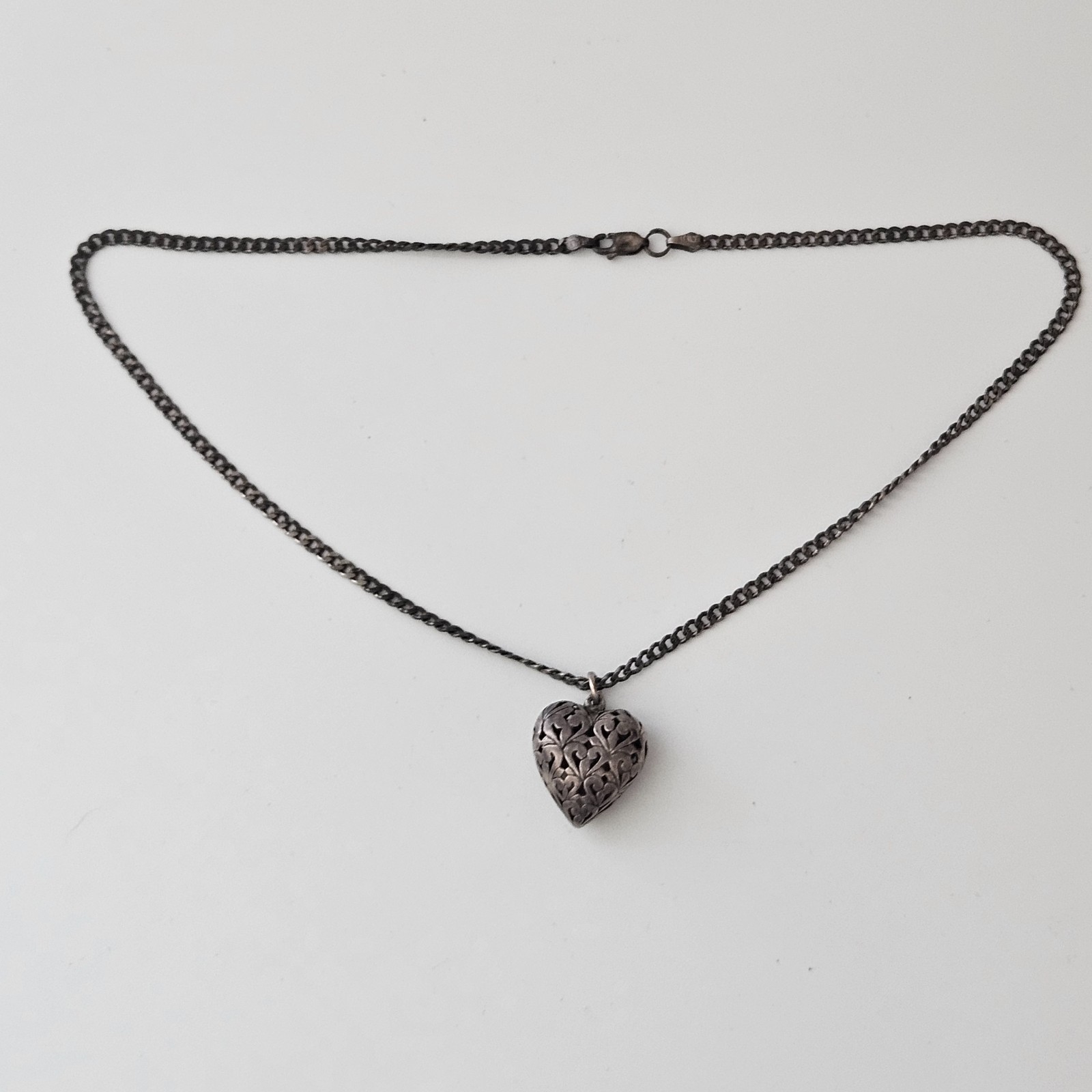 Vintage Sterling Silver Puff Heart Pendant Necklace Filagree Scroll 16″