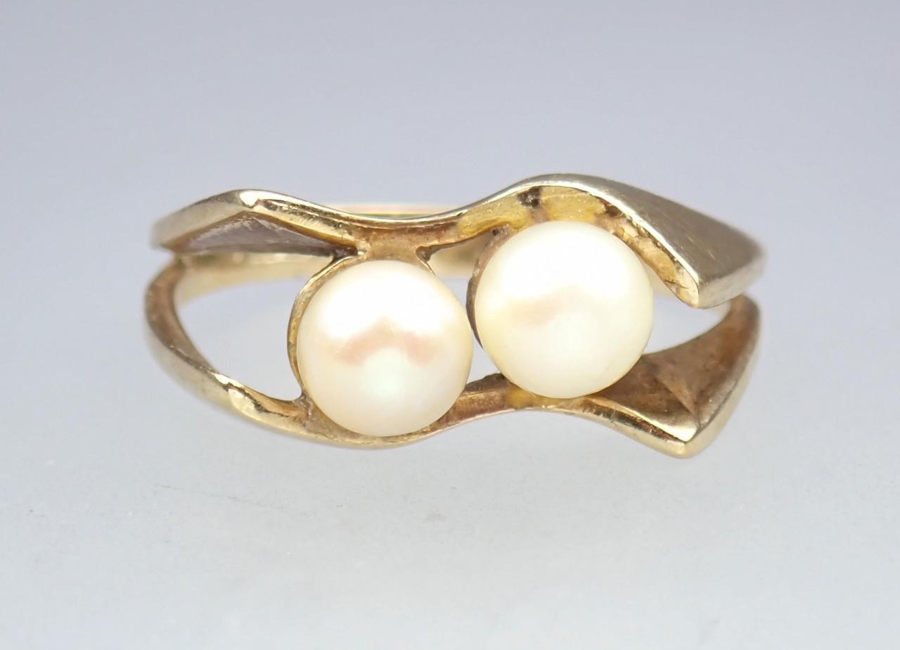 Beautiful Vintage 1970s Modernist Solid 9K Gold Pearl Waves Ring 1976 Size 5.75