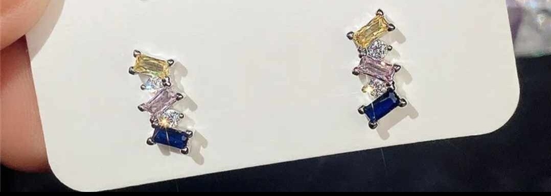 Elegant Yellow,Pink, Clear and Sapphire Emerald/Round Cut Cubic Zirconia Stud Ea