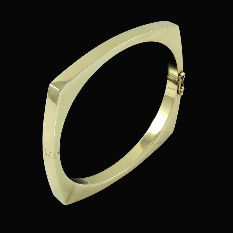 Bernhard Hertz – Copenhagen. 14k Gold Hindged Bangle. 1960s.