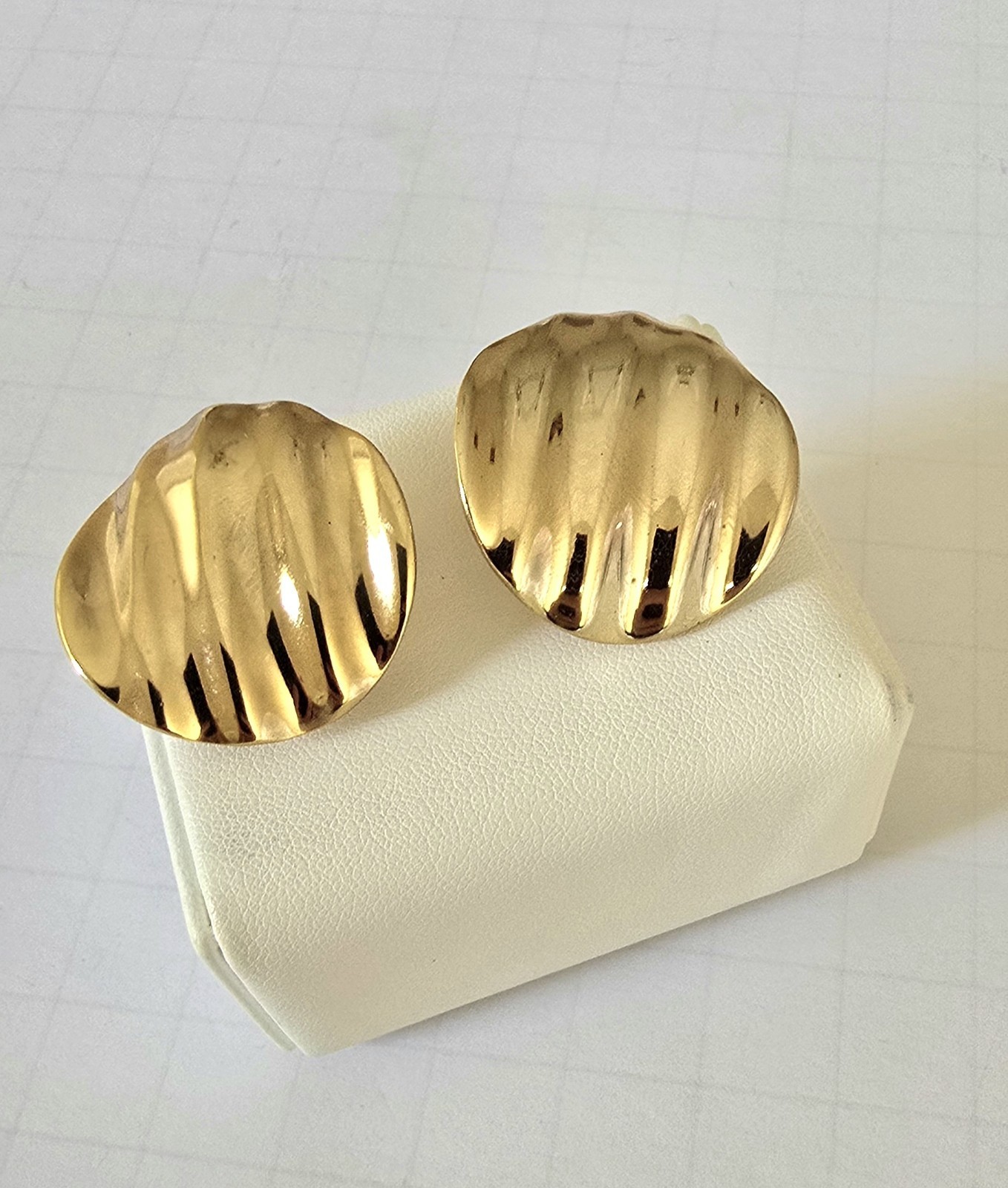 Vintage 80’s NOS Gold Tone Textured Round Wave Earrings High Quality Made in USA