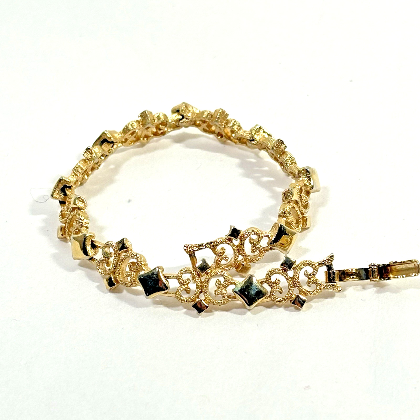 VTG AVON Precious Pretenders Filigree Bracelet Gold Plated 7.25″