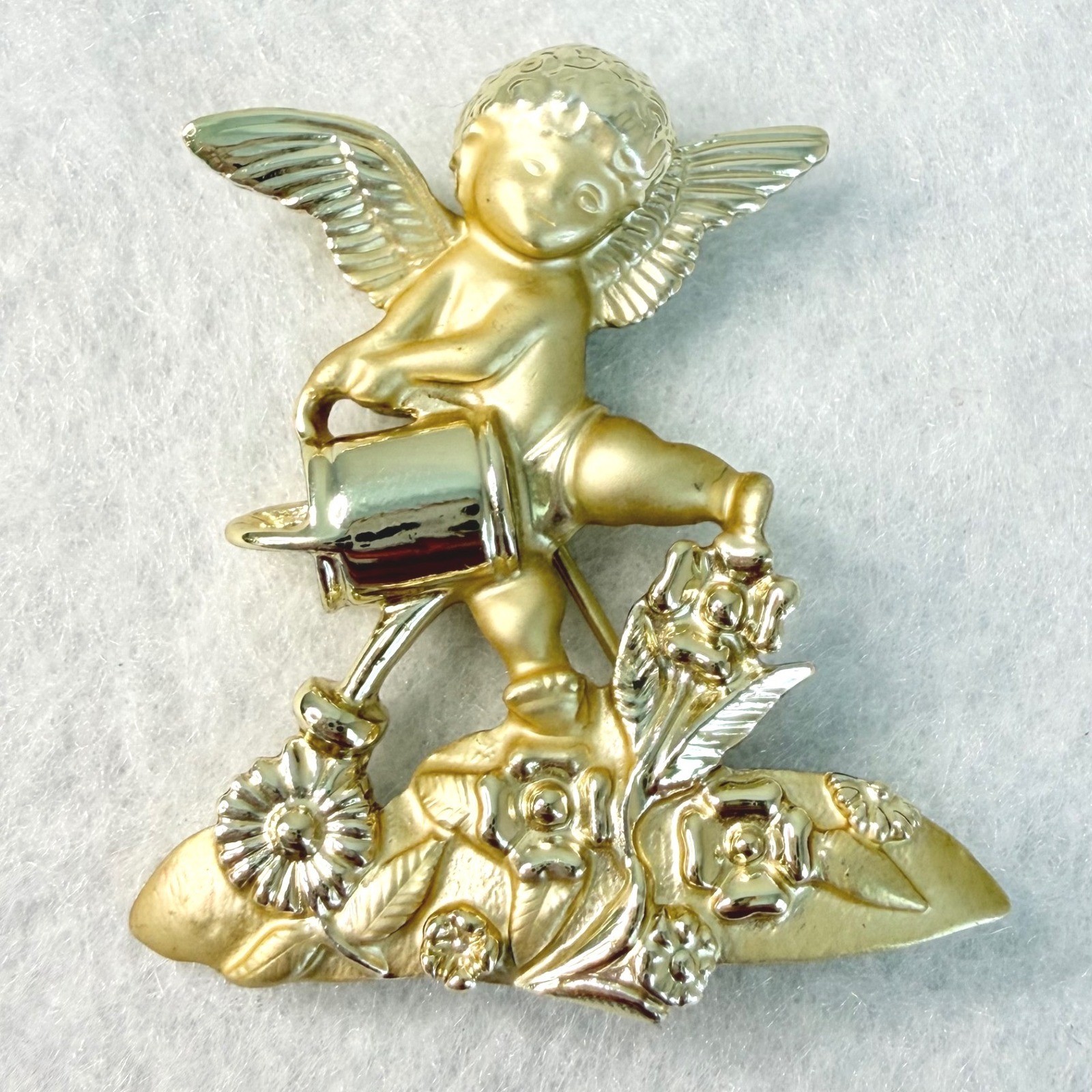 VTG AJMC Angel Cherub Gardening Brooch Gold Tone Watering Can Floral Pin