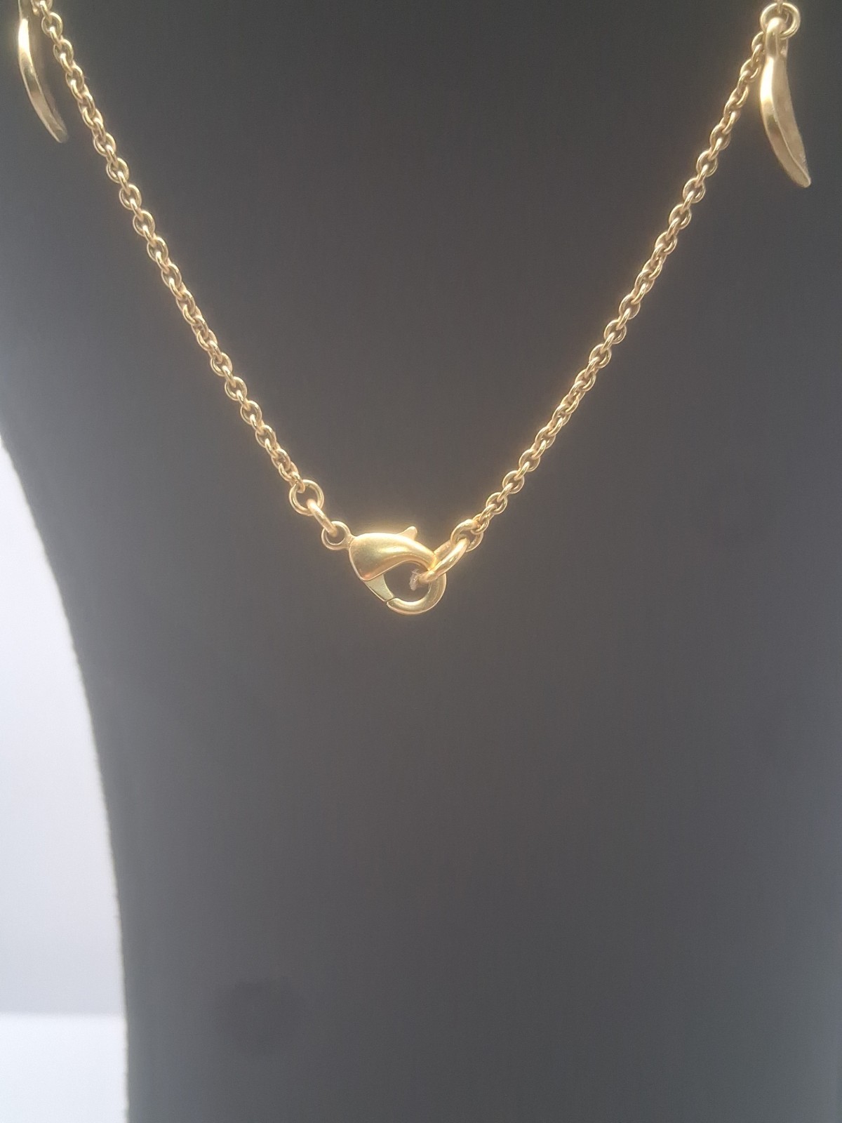Vintage Ralph Lauren Gold Tone Hammered Leaf Graduated Dangle Station Necklace