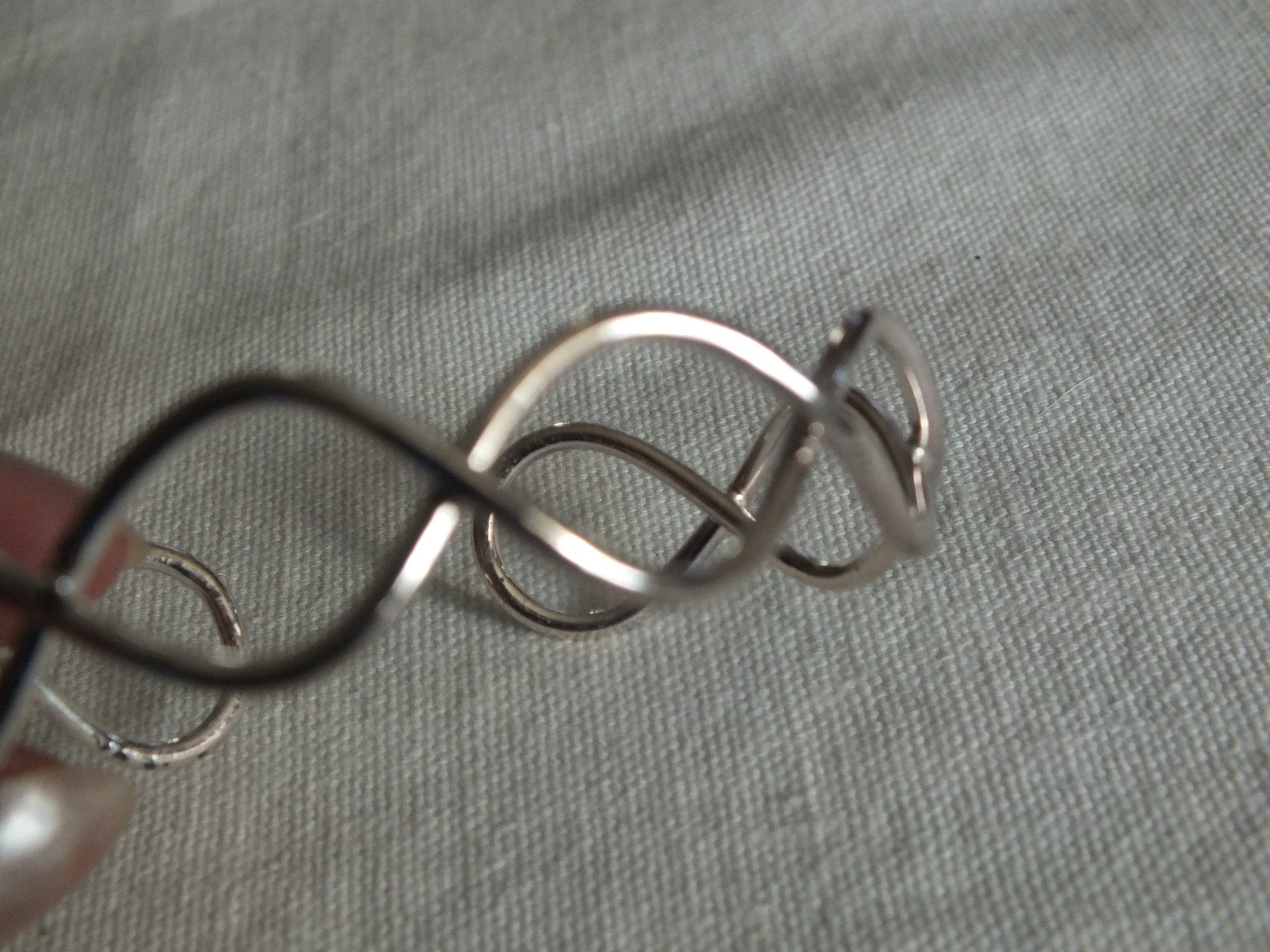 Beautiful Cuff Bracelet shiny Silver Tone 1/2″ Wide x 2 1/4″ Across NICE