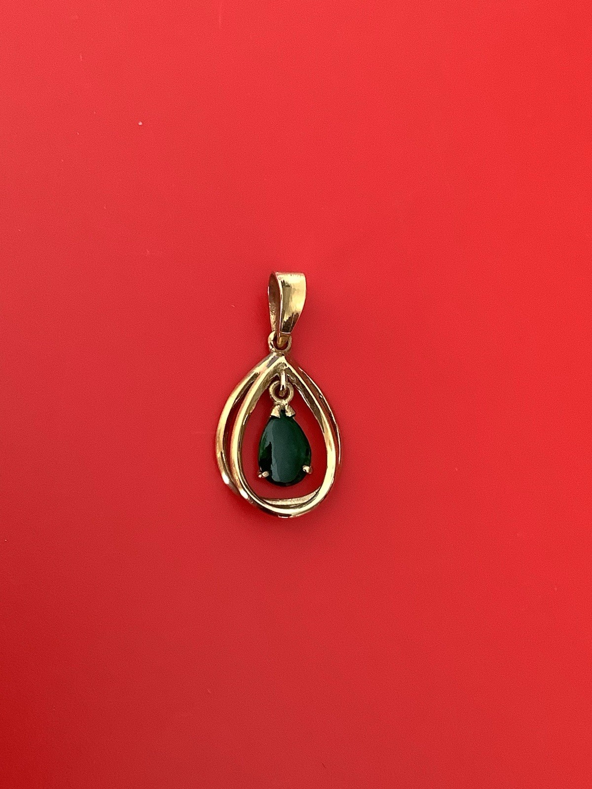 Vintage 14 Kt Yellow Gold &Jade Cabochon Pendant 60s Classic Estate 1.34 g Retro