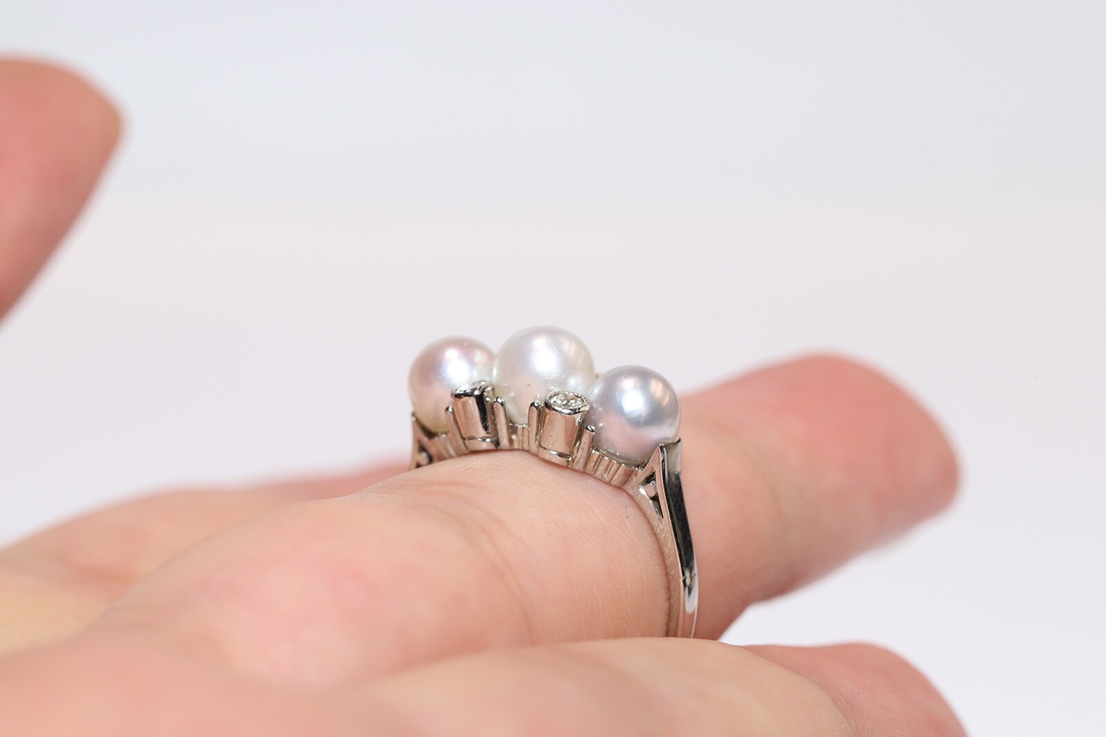 Vintage Circa 1970s handcrafted 14k Gold Natural Diamond And Pearl Ring