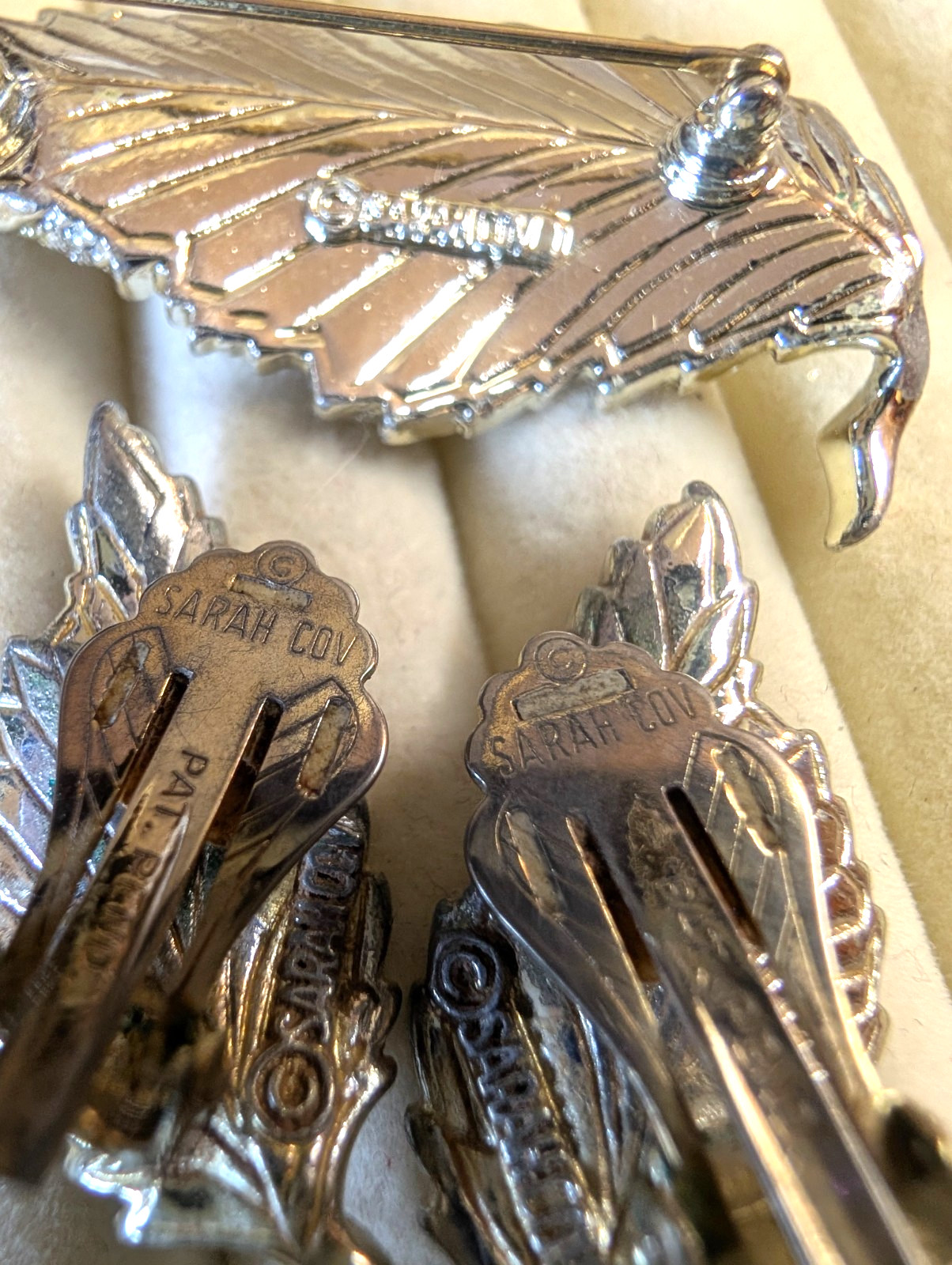 Vintage Sarah Coventry Silver Tone Leaf Brooch & Clip Earrings Set Rhinestone Ac