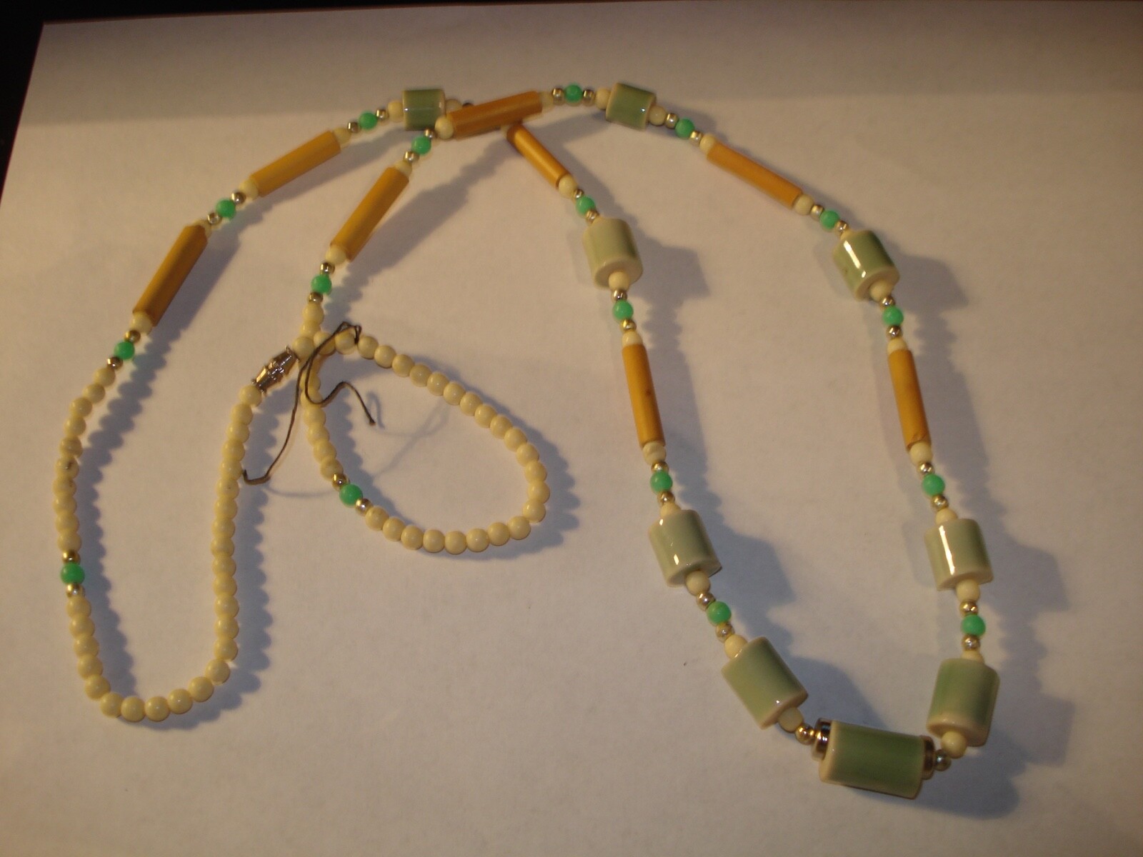 Vintage Lite Green Ceramic n Wood Beads Necklace Taiwan Never Worn! 30″
