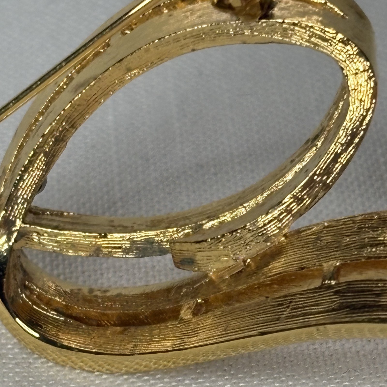 PIERRE BALMAIN Vintage Brooch Swirl Ribbon Gold Tone Rhinestone
