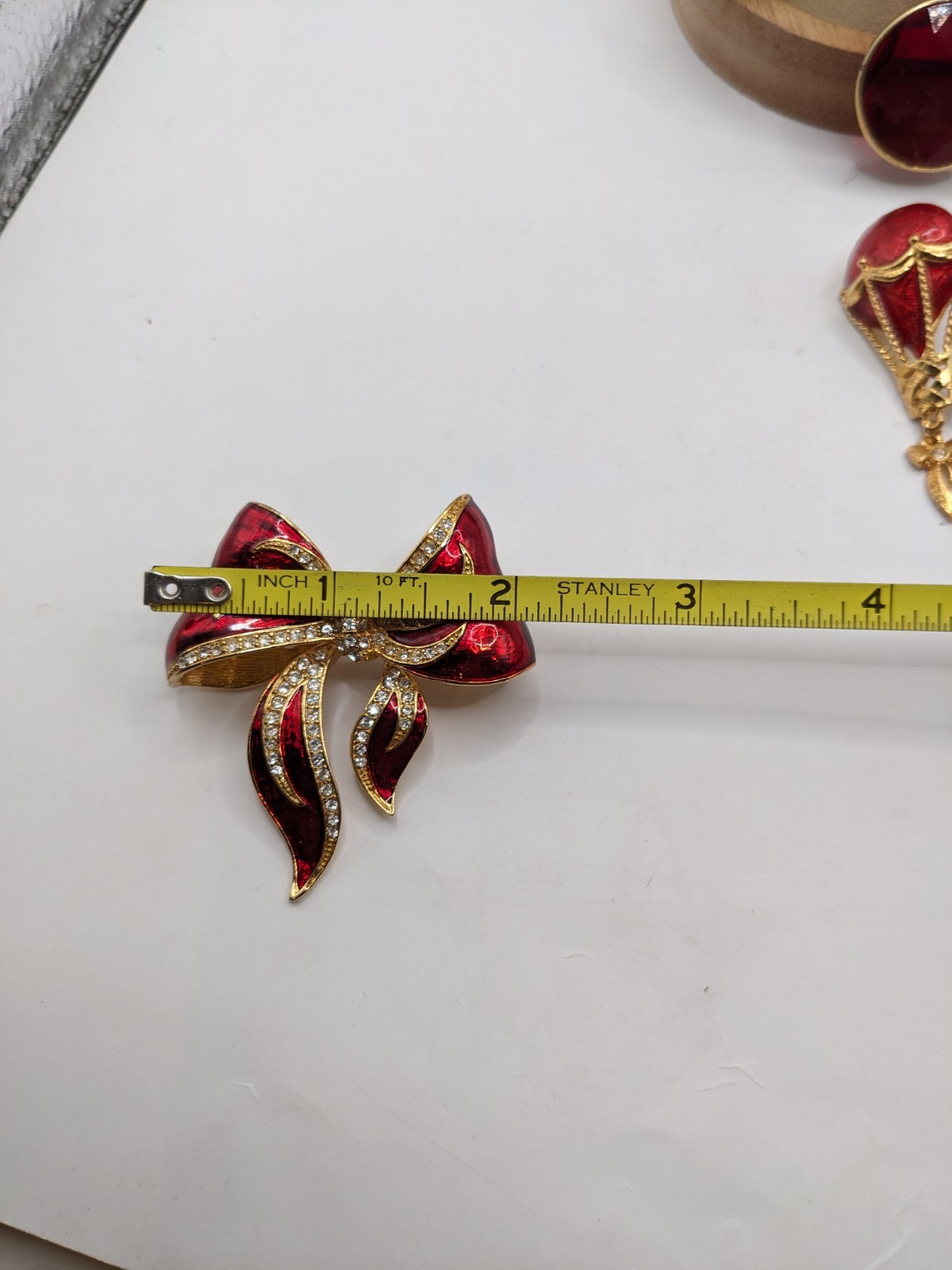 Vintage Jewlery Lot, Charm Bracelet, Brooches,Pin Gold Tone Red, Monet,Granland