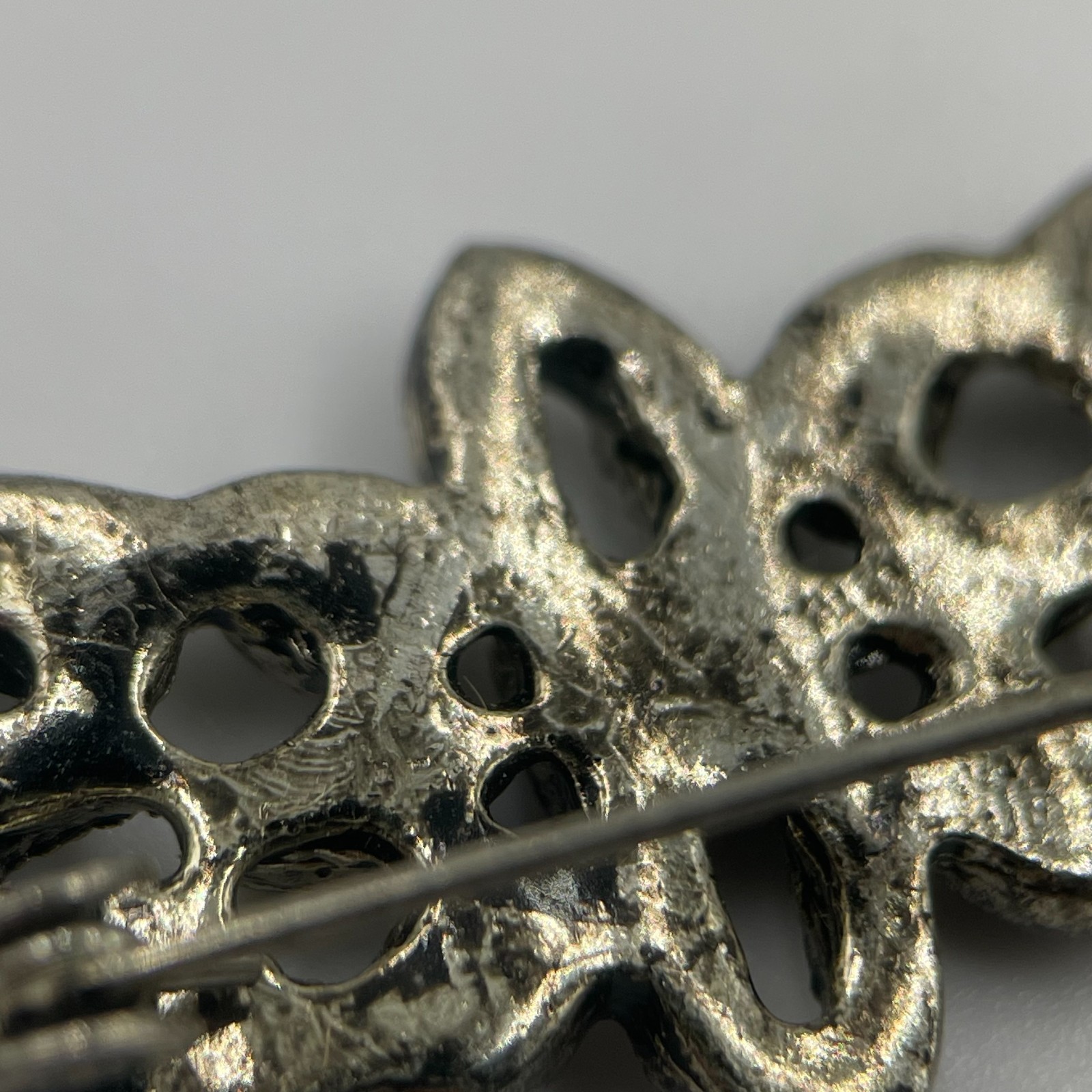 Vintage Antique Style Pewter Tone Black Rhinestone Filigree Bar Brooch Pin Retro