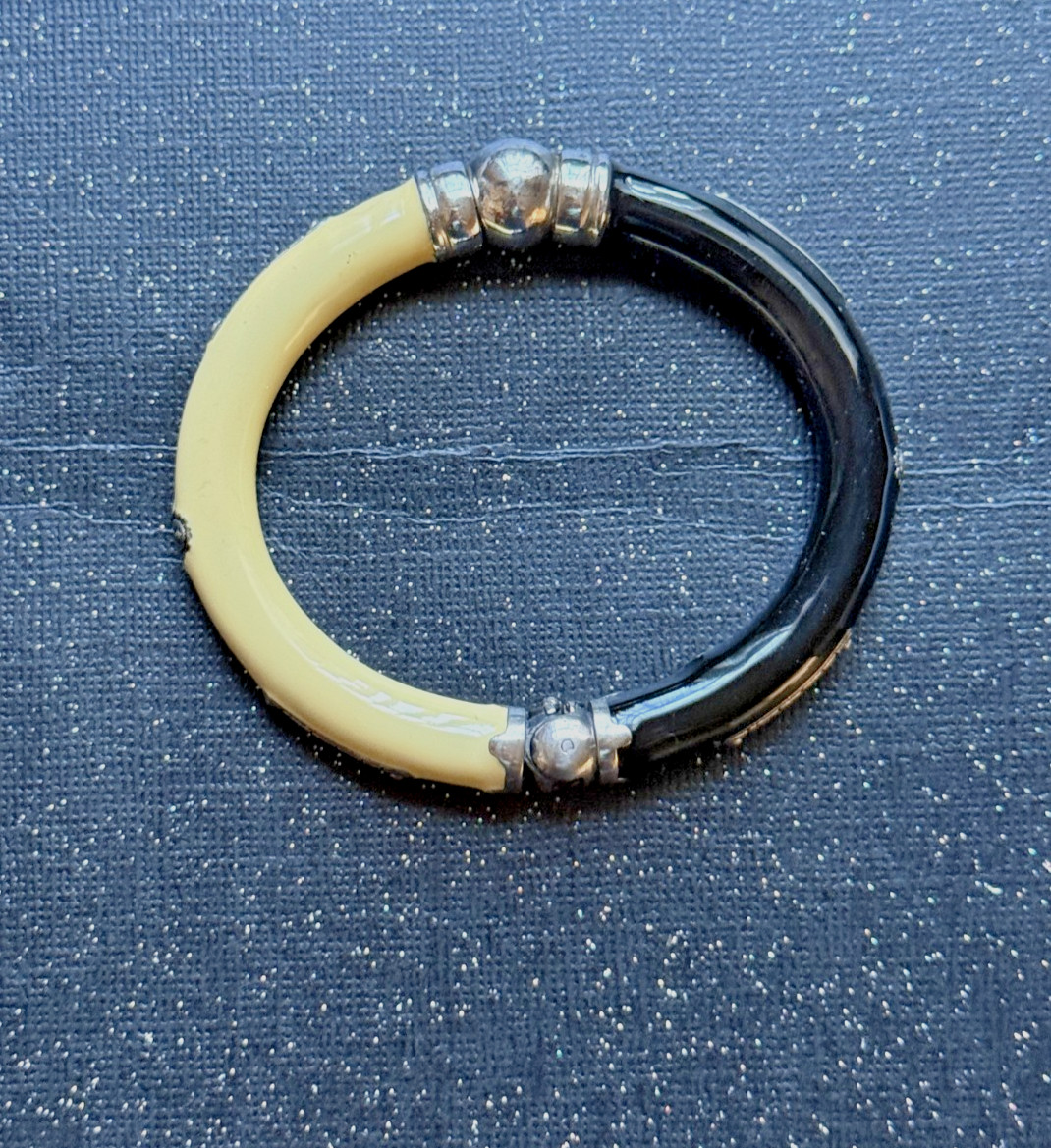VINTAGE MILOR BLACK & WHITE ENAMEL 925 SILVER HINDGE BANGLE BRACELET ITALY