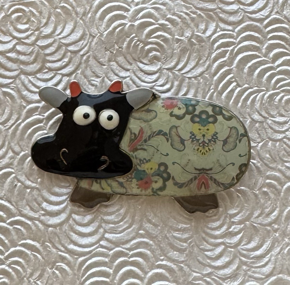 Cow brooch pin Enamel On Silver Tone Metal