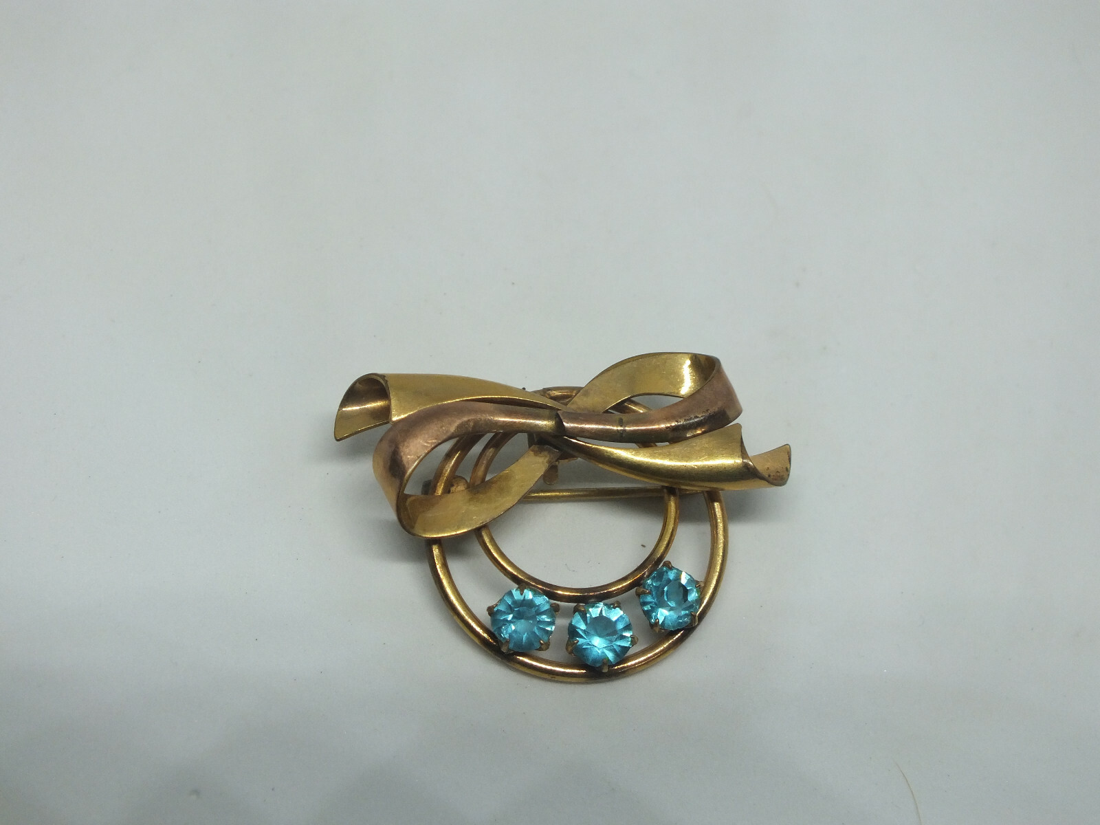 Beautiful Brooch Pendant Gold Tone Turquoise Rhinestones Signed 1/20 12KGF 1 1/4