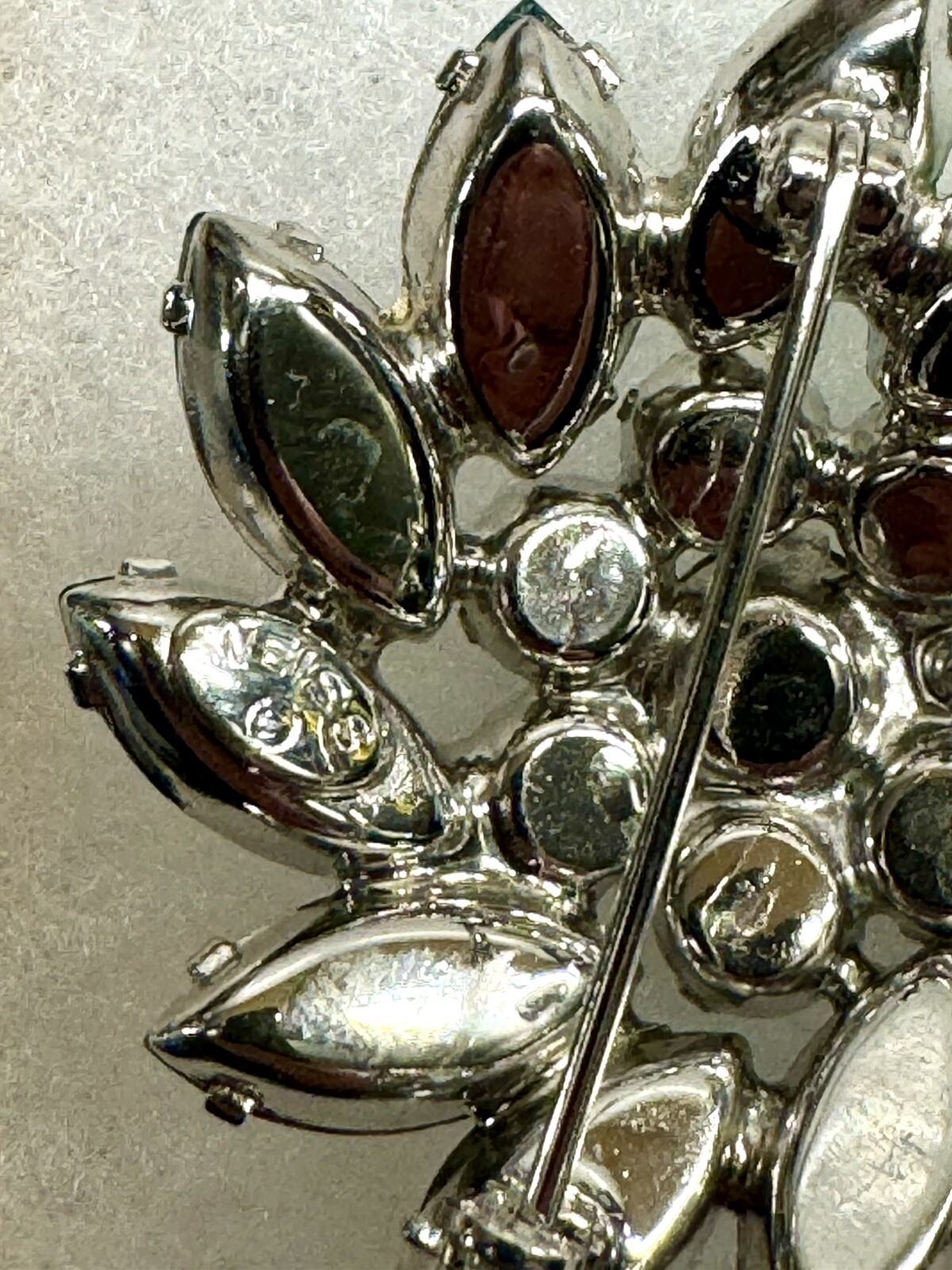 Beautiful Vintage Weiss Rhinestone Brooch Silver Tone almost 3” Long By 2” Wide