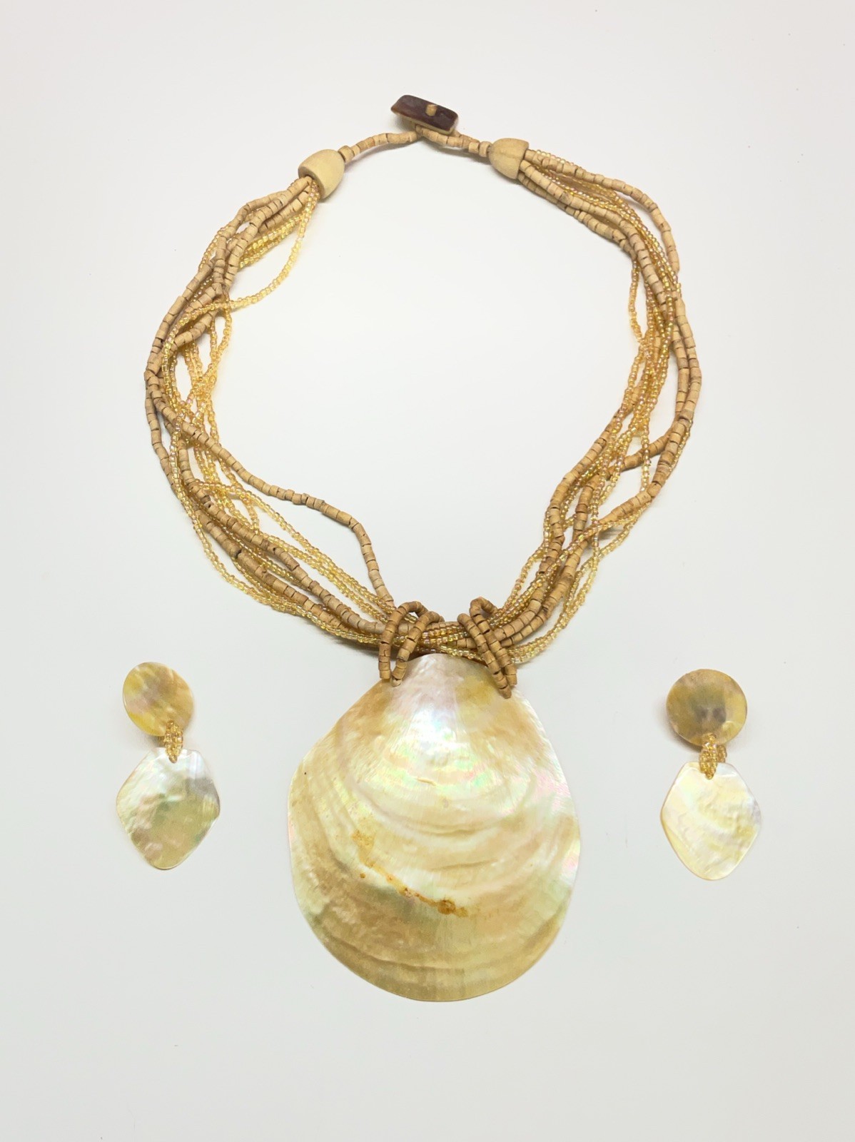 VTG Boho Multi Strand Necklace Seed Beads Shell Pendant & Earrings Demi Parure