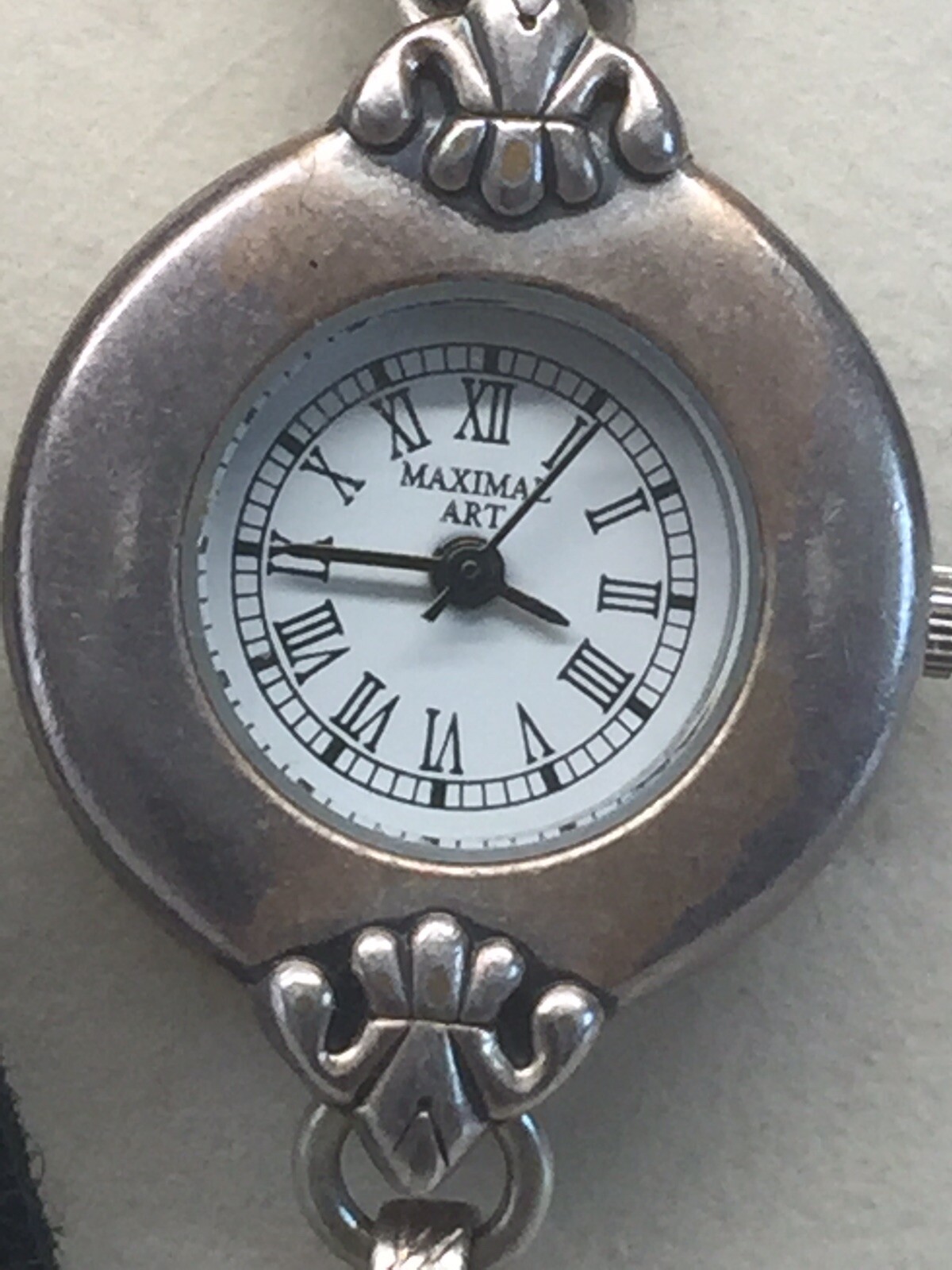 Maximal Art John Wind Silver Tone Hand Necklace Charms Pendant Watch 2002