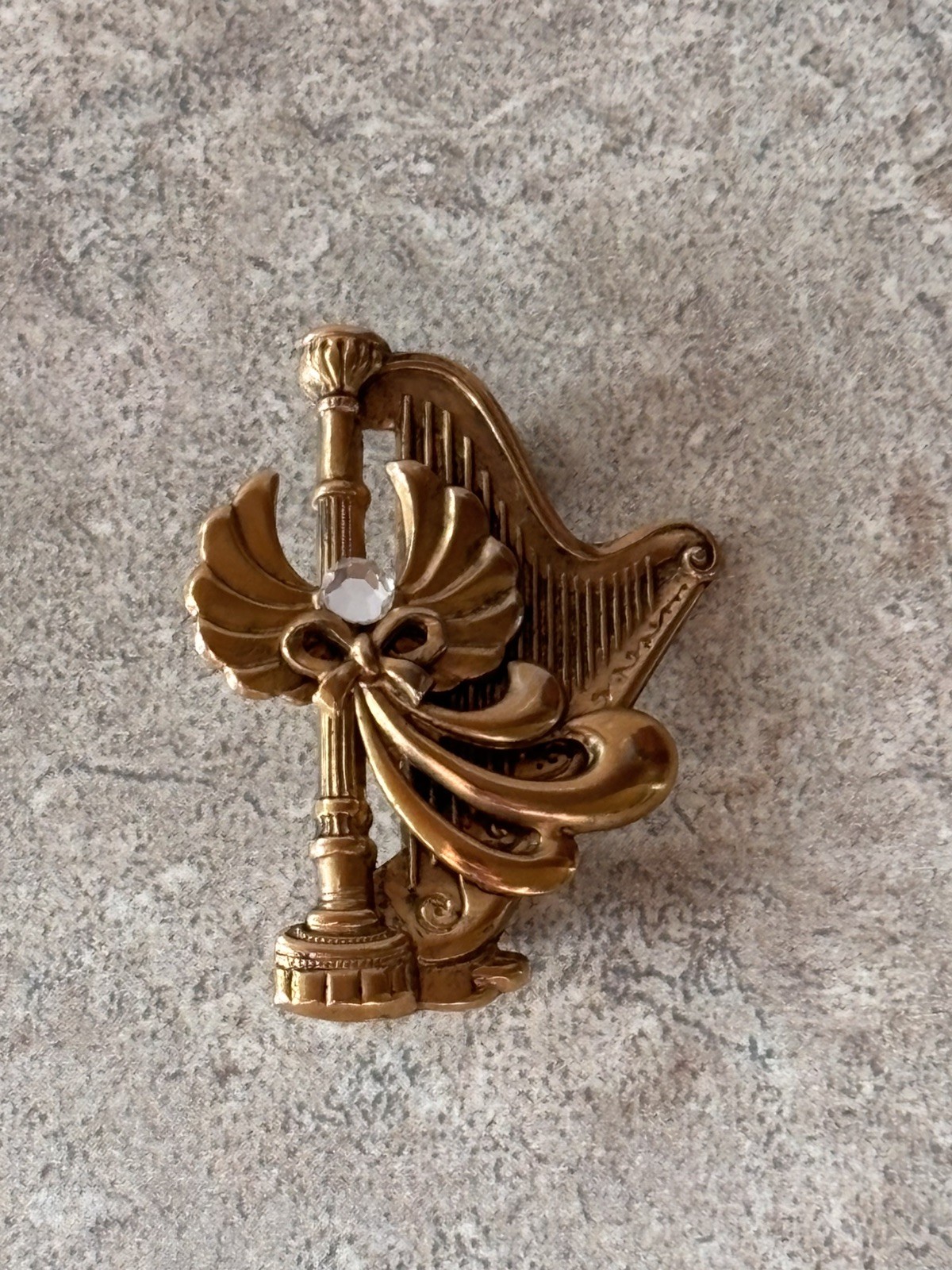 Gold Tone Angel Harp Brooch Pin Jane Davis AOL 1997 with Rhinestone