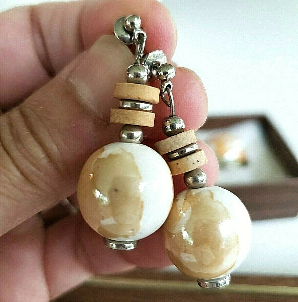 Vintage Peach White Ceramic Necklace Pierced & Clip Earrings Set Dahlkempers Box