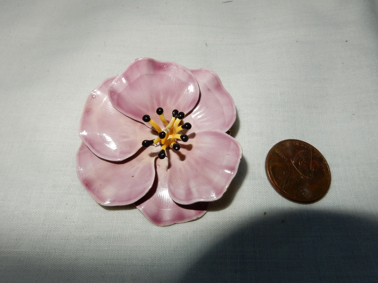 VTG. Signed Original by Robert Enamel Pink Pansie Flower Brooch/ Pin