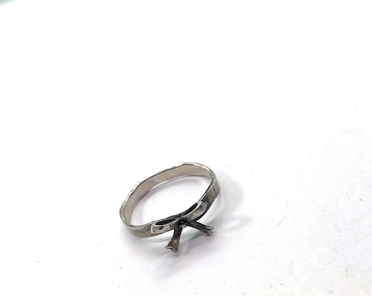 Vintage Sterling Silver Signed 925 CW Thai Silver Bow Ribbon Ring sz 8 Coquette