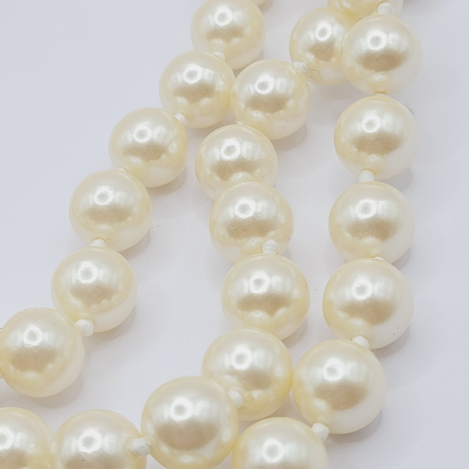Triple Strand Faux Pearl Hand Knot Gold Tone Clam Shell Charm Clasp Vtg Necklace