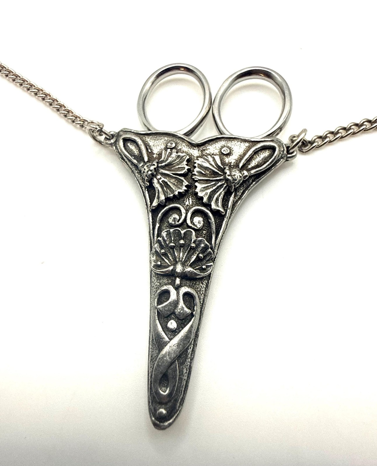 Vintage pewter floral made in England embroidery sewing scissor holder necklace