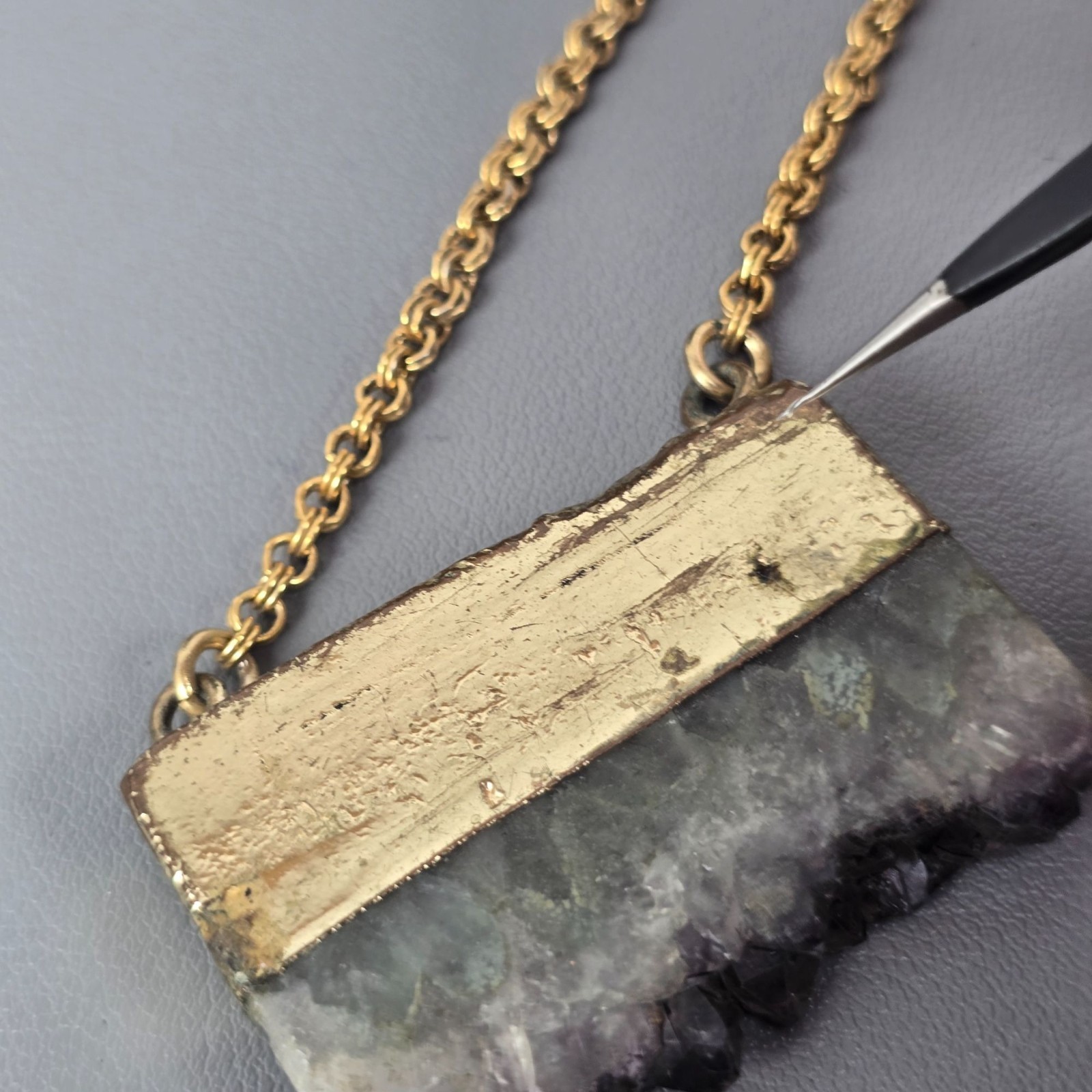 Cool Vintage Yochi Necklace Amethyst Gemstone Geode Slab Pendant Gold Tone Chain