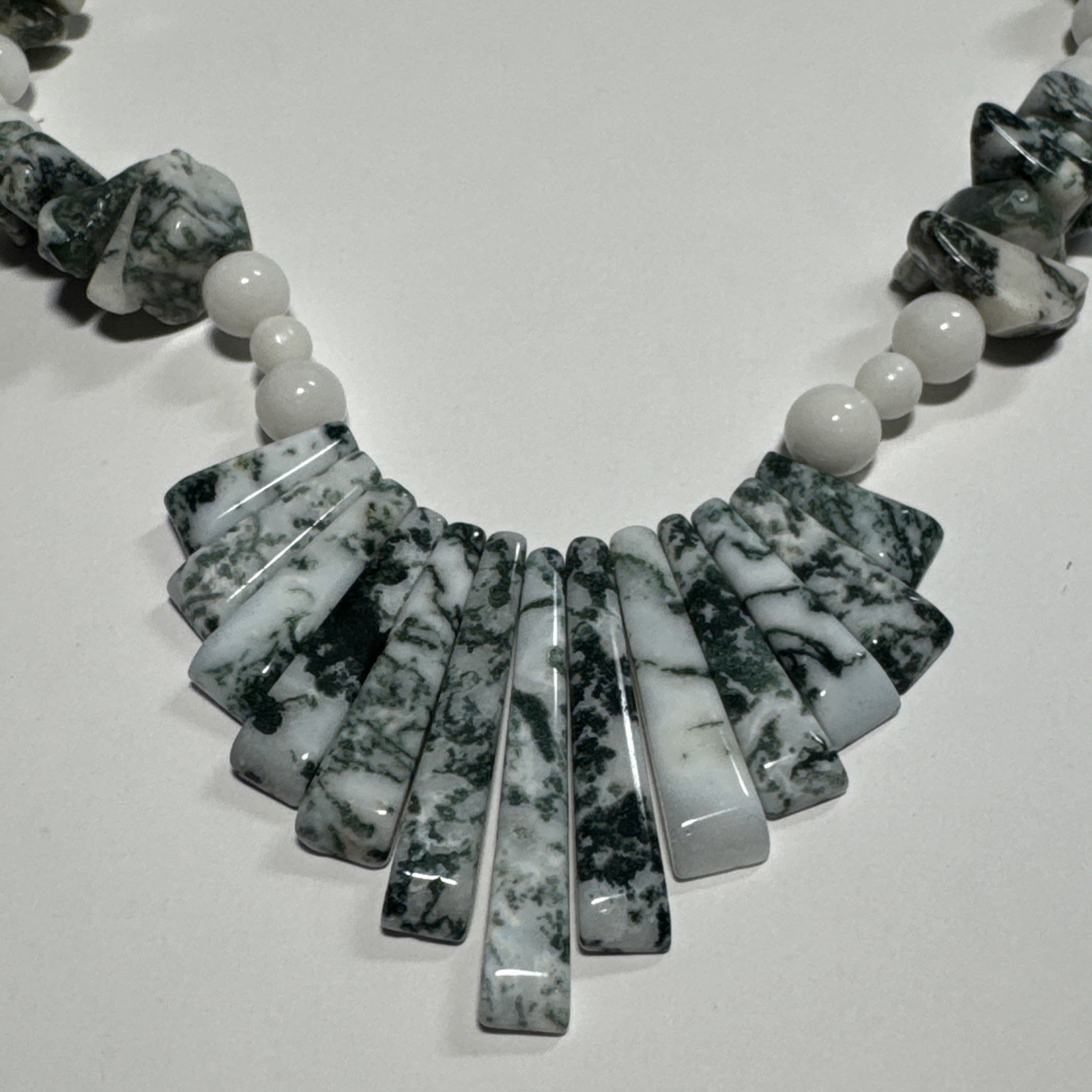 Moss Agate & White Bead Necklace Sterling Silver Clasp W/ Tag 17” Very Pretty