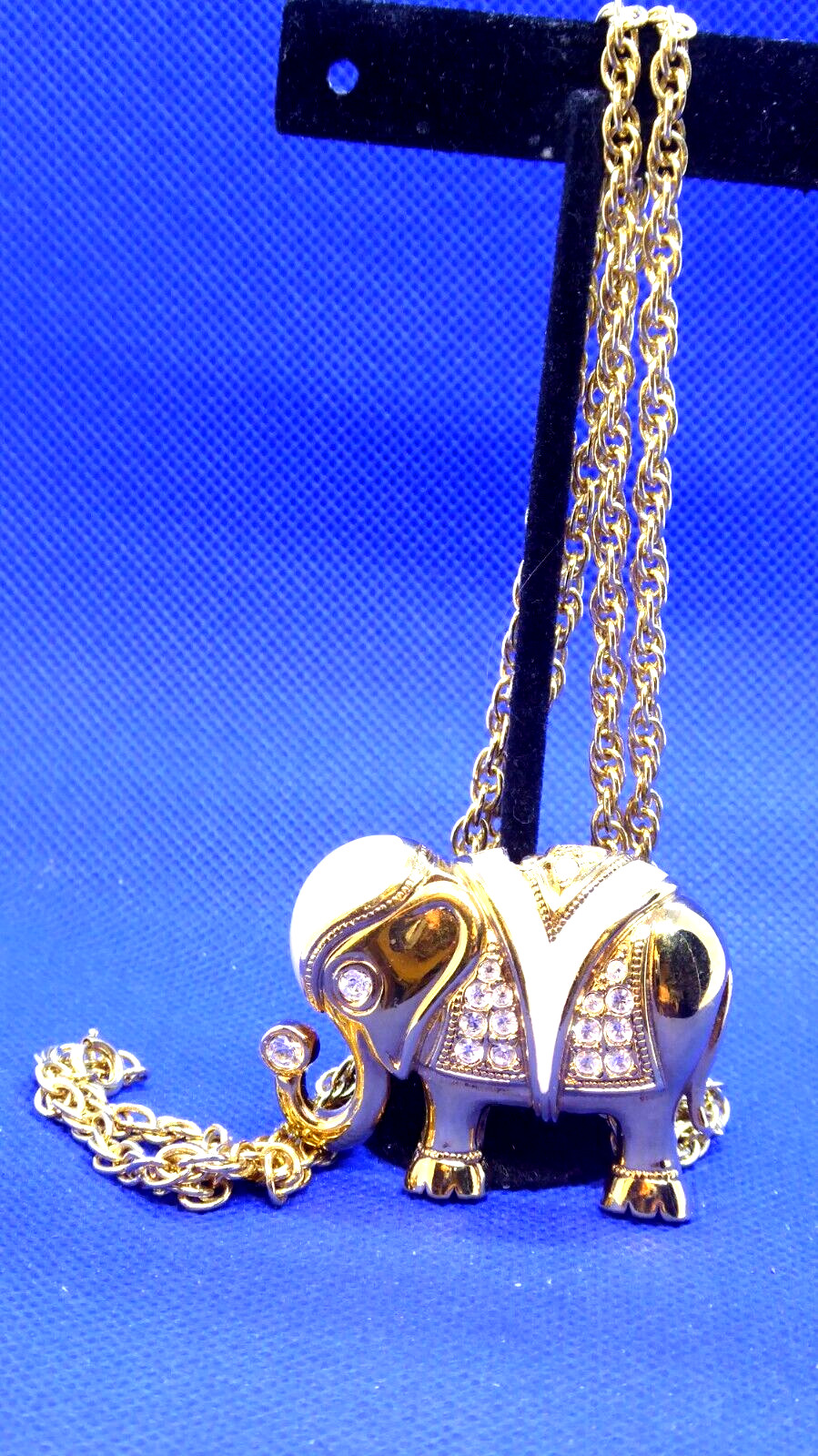 kenneth jay lane sign for avon rhinestone pin or pendant on 30″ chain