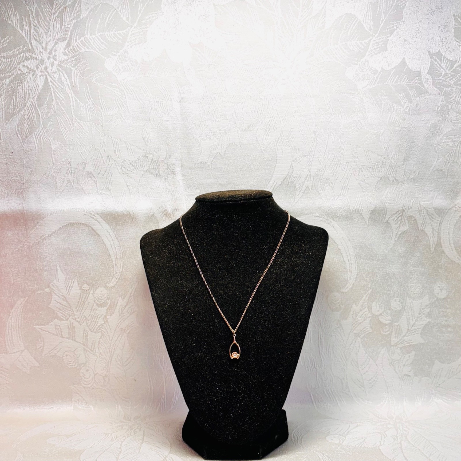 NECKLACE vintage wishbone clear faceted gem goldtone metal curb chain dainty 16″