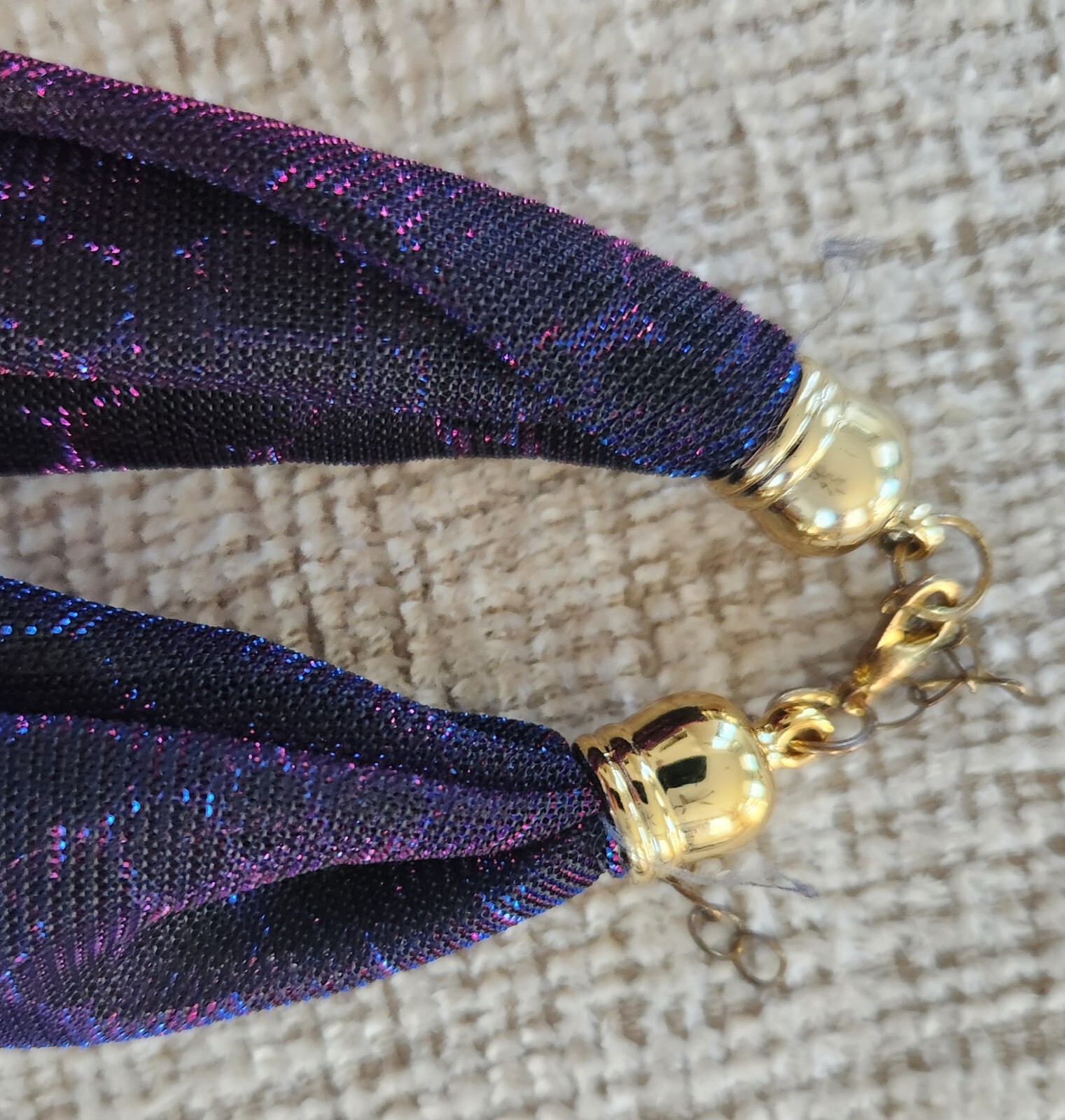 Violet Blue Druzy Rhinestone Pendant Sheer Fabric 15 In Pendant 2″×1.5″ Dented