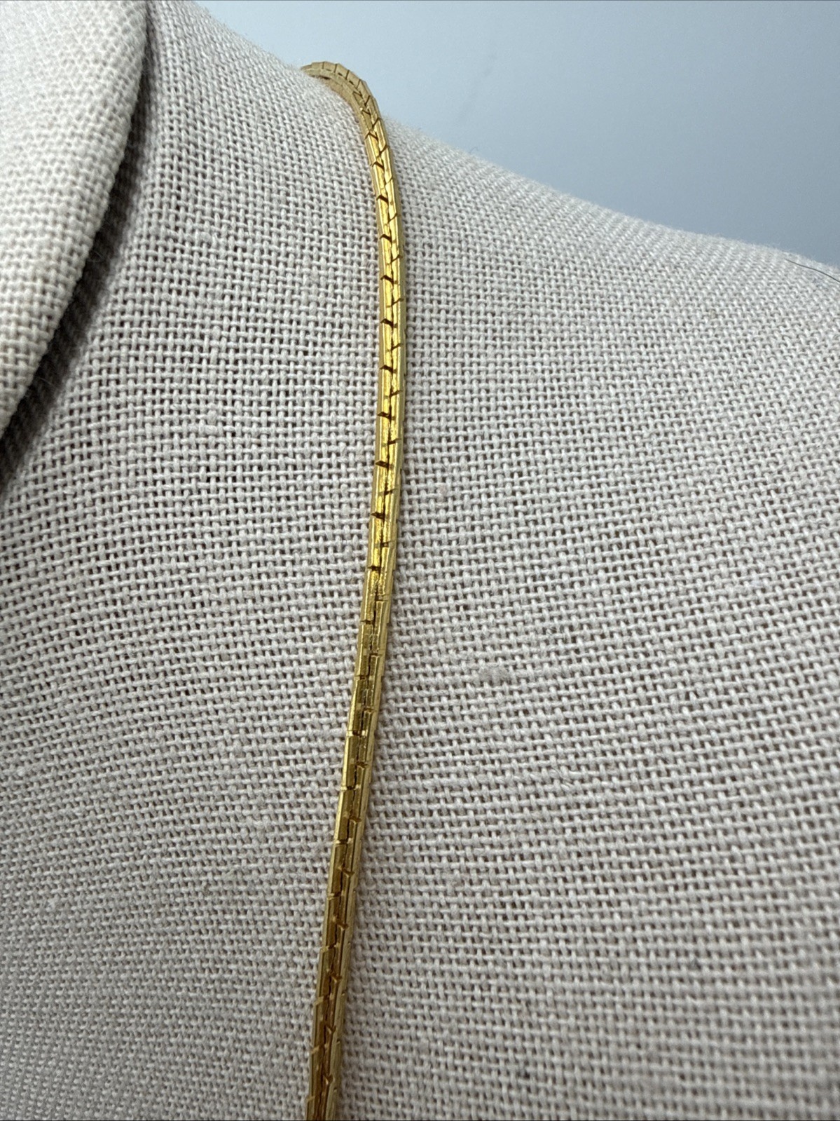 Shiny Gold Tone Bar Link Chain Spring Ring Clasp Necklace 18”