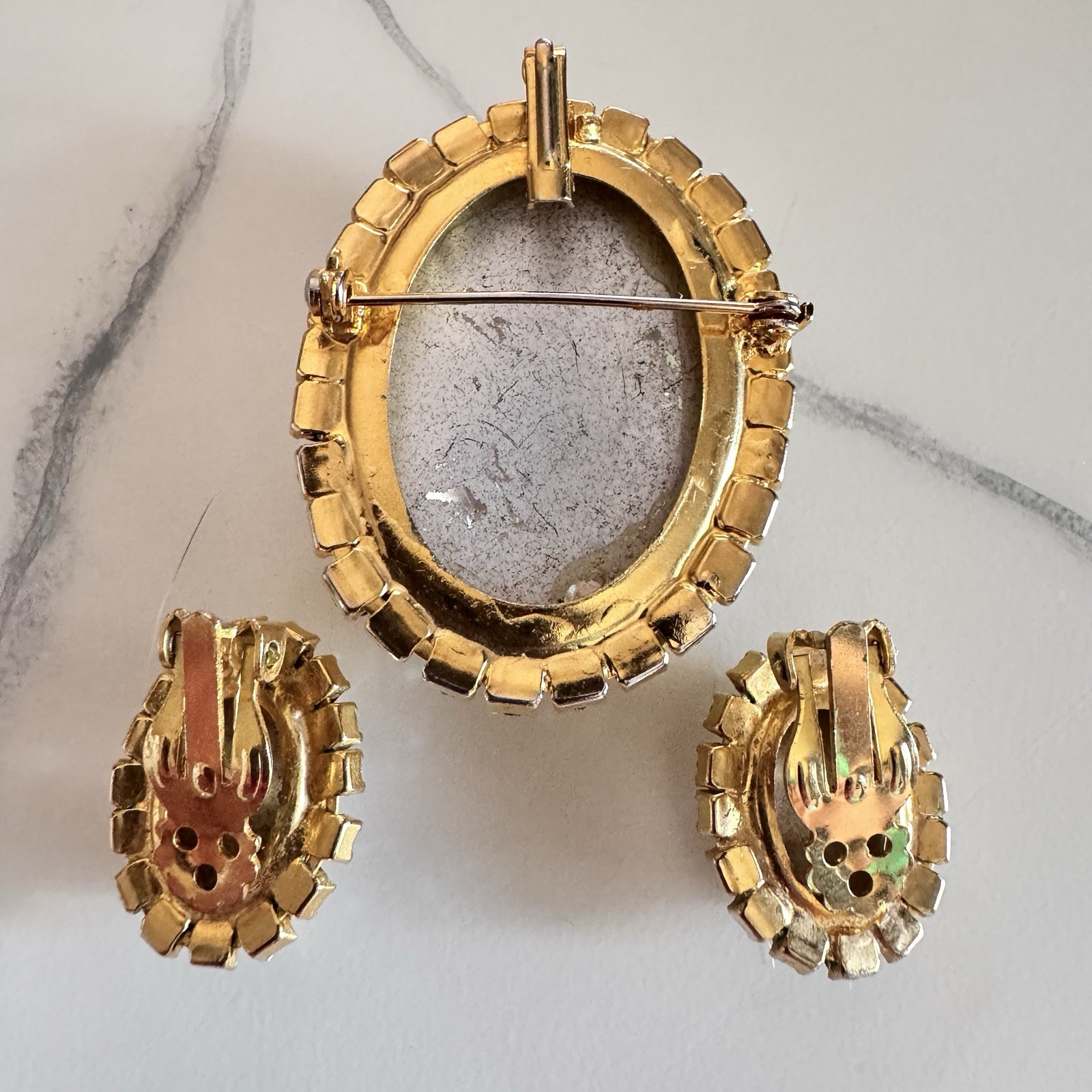 VTG Juliana Geode Brooch Iridescent AB Aurora Borealis Book Piece